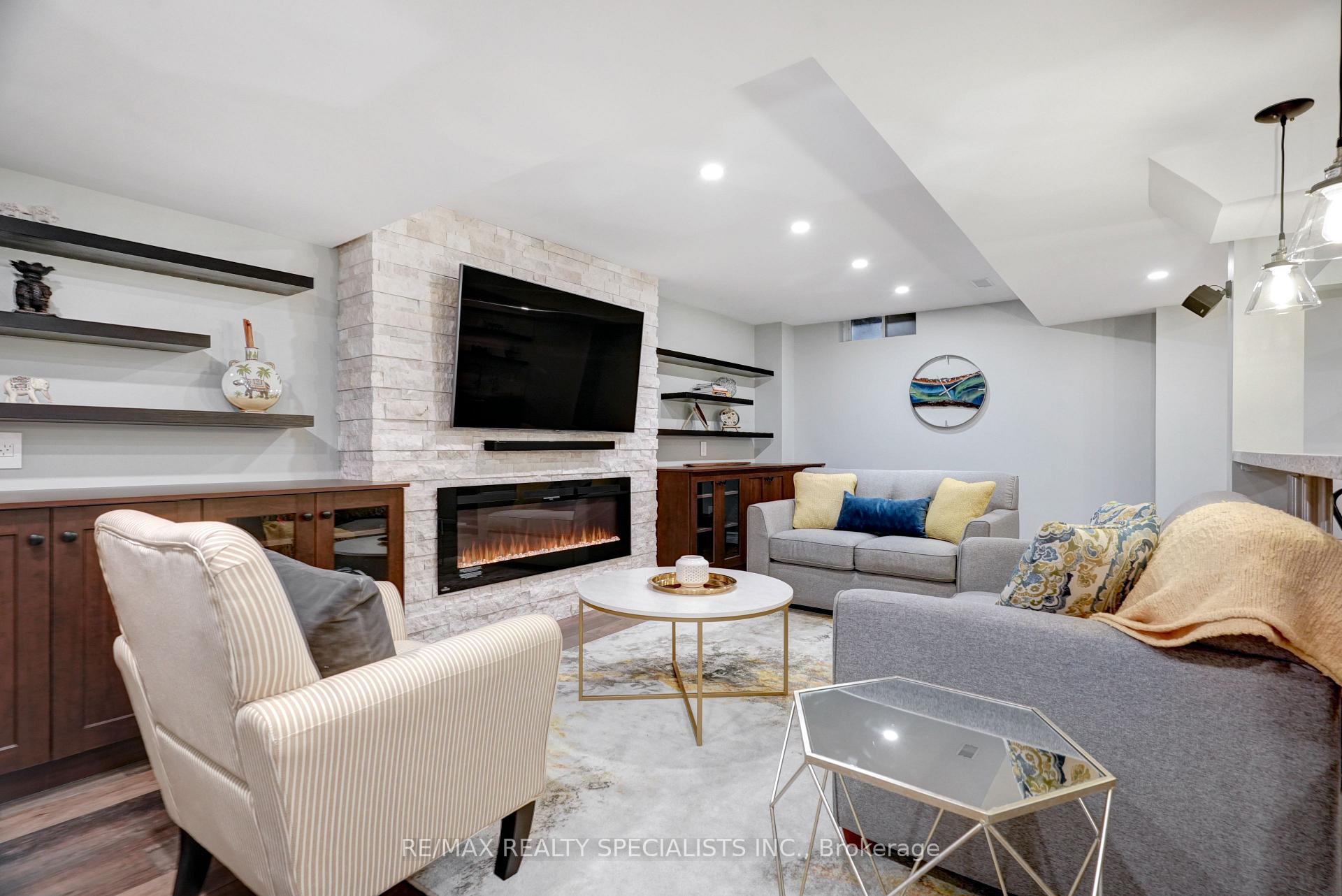 Photo 18 of 104 Earlsbridge Boulevard, Brampton, Fletcher's Meadow — HOMEH