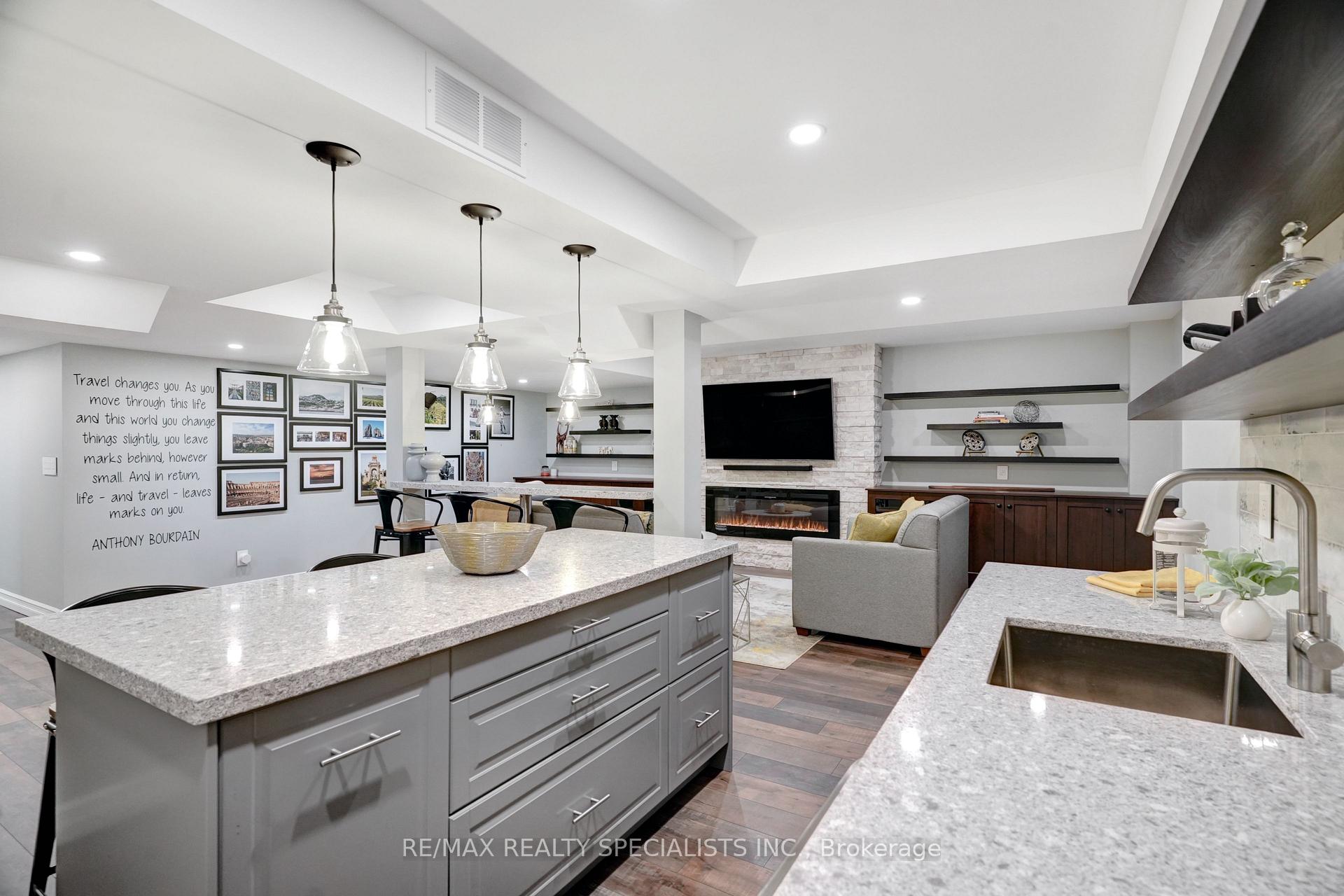 Photo 36 of 104 Earlsbridge Boulevard, Brampton, Fletcher's Meadow — HOMEH