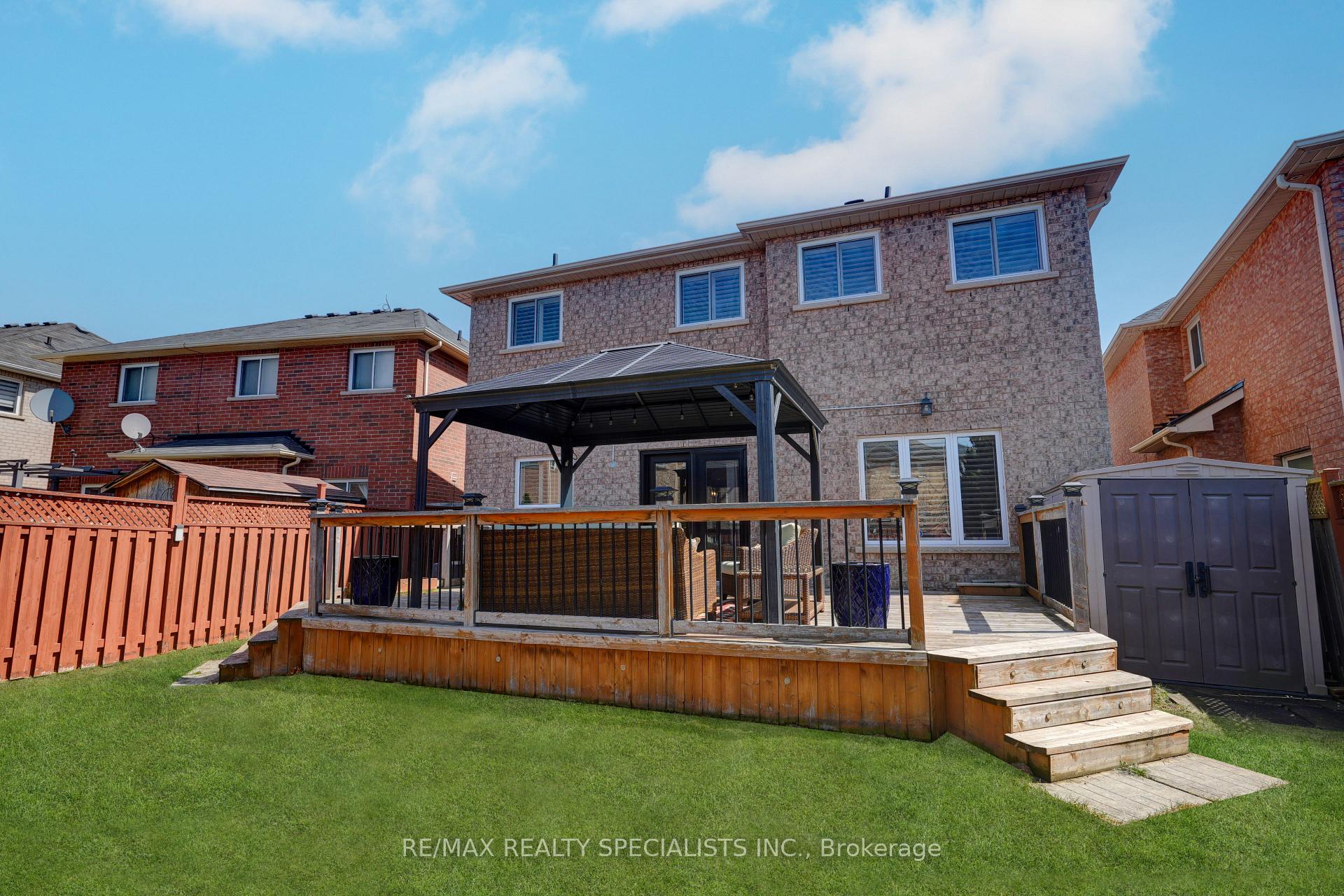 Photo 34 of 104 Earlsbridge Boulevard, Brampton, Fletcher's Meadow — HOMEH