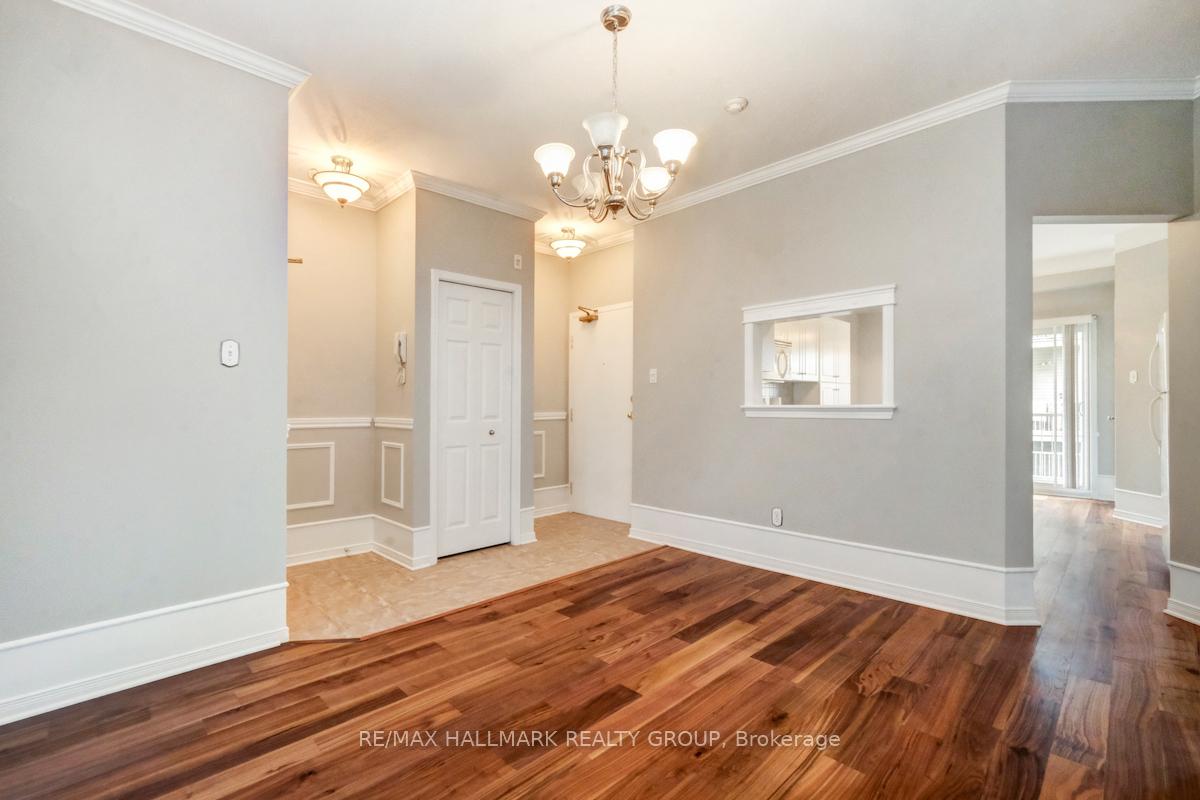 Photo 7 of Unit 4, 50 Briargate, Ottawa, Springridge/East Village — HOMEH