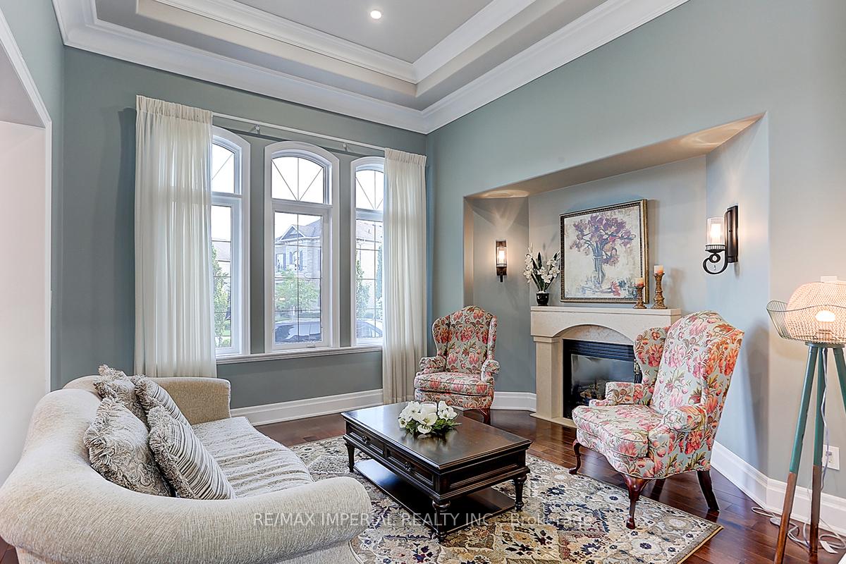 Photo 3 of 39 Fiorello Court, Vaughan, Vellore Village — HOMEH