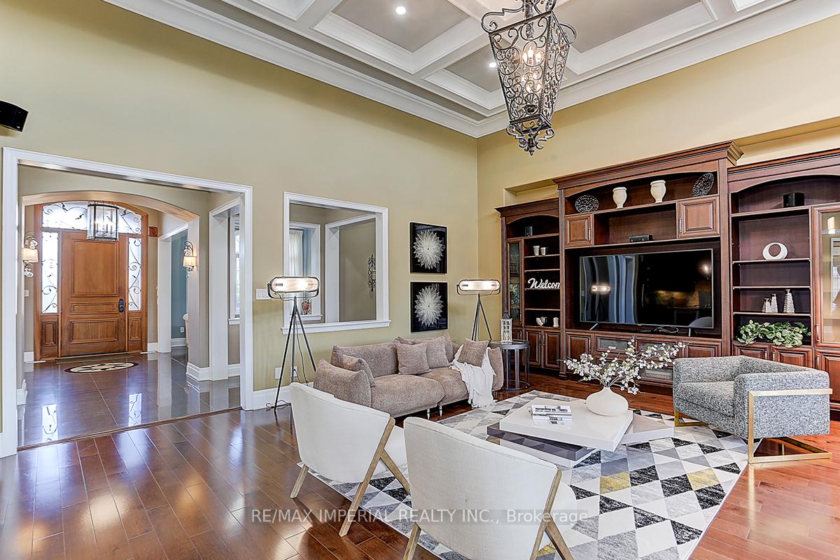 Photo 4 of 39 Fiorello Court, Vaughan, Vellore Village — HOMEH