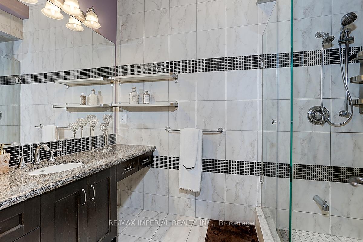 Photo 17 of 39 Fiorello Court, Vaughan, Vellore Village — HOMEH