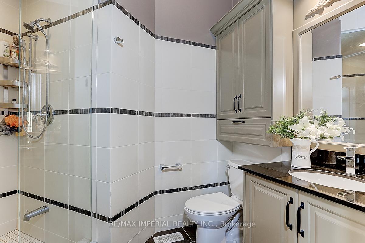 Photo 14 of 39 Fiorello Court, Vaughan, Vellore Village — HOMEH