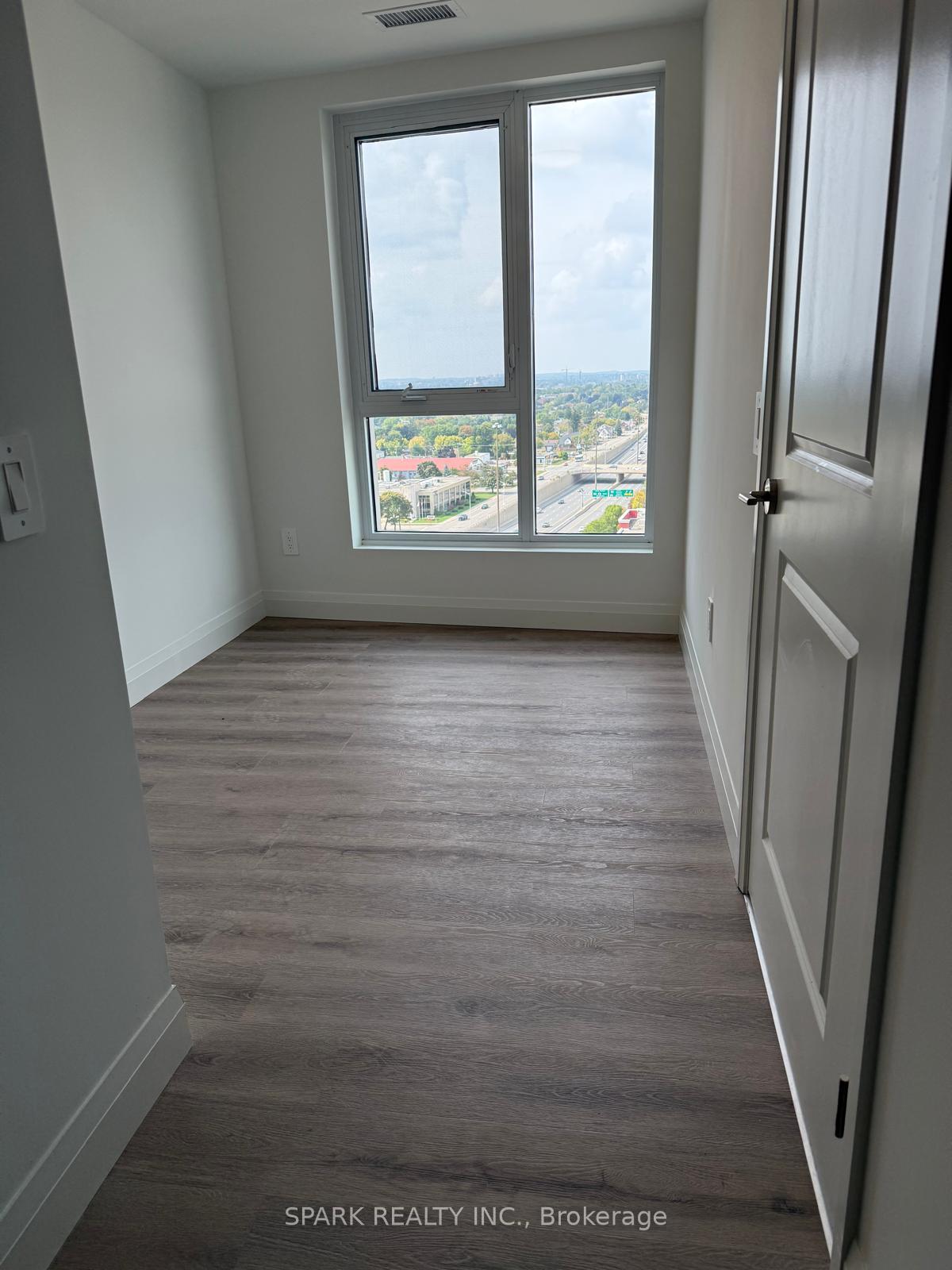Photo 7 of Unit 1408, 1333 Weber Street, Kitchener — HOMEH