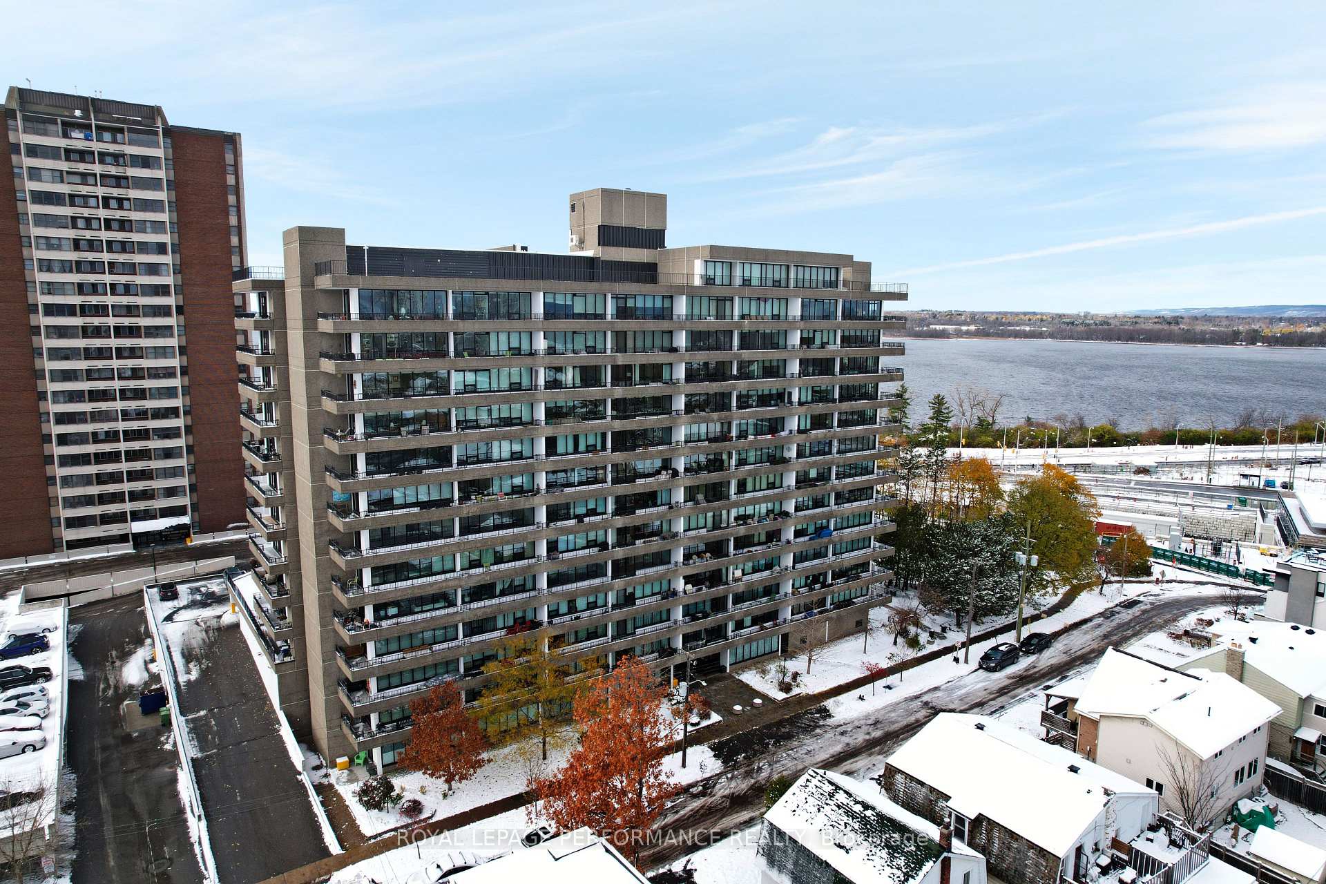 Front of Unit PH3, 370 Dominion Avenue