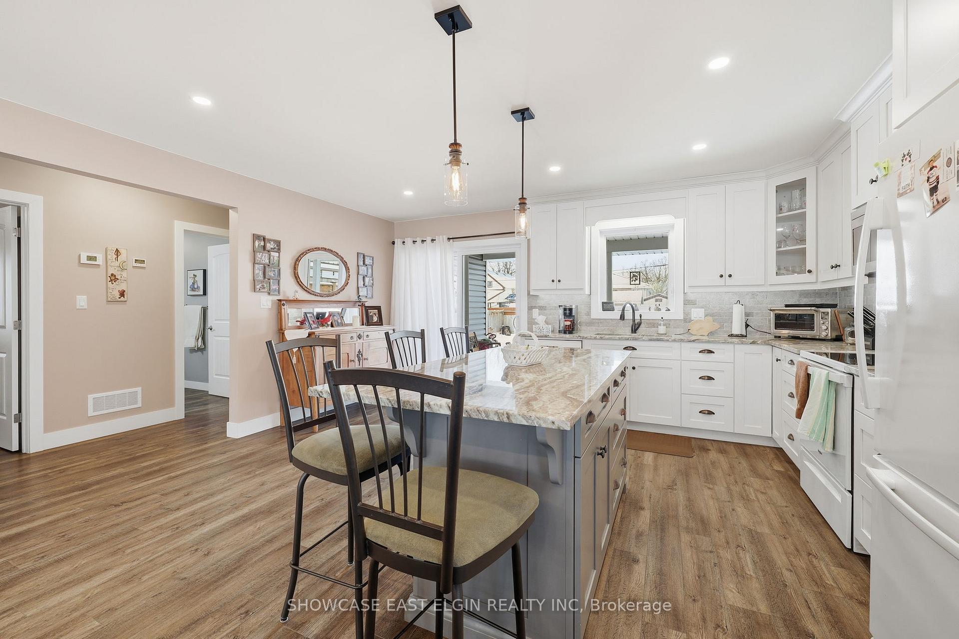 Photo 9 of 271 Sydenham Street E, Aylmer — HOMEH