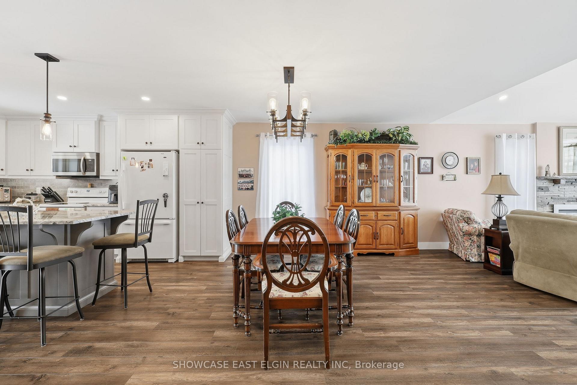 Photo 13 of 271 Sydenham Street E, Aylmer — HOMEH