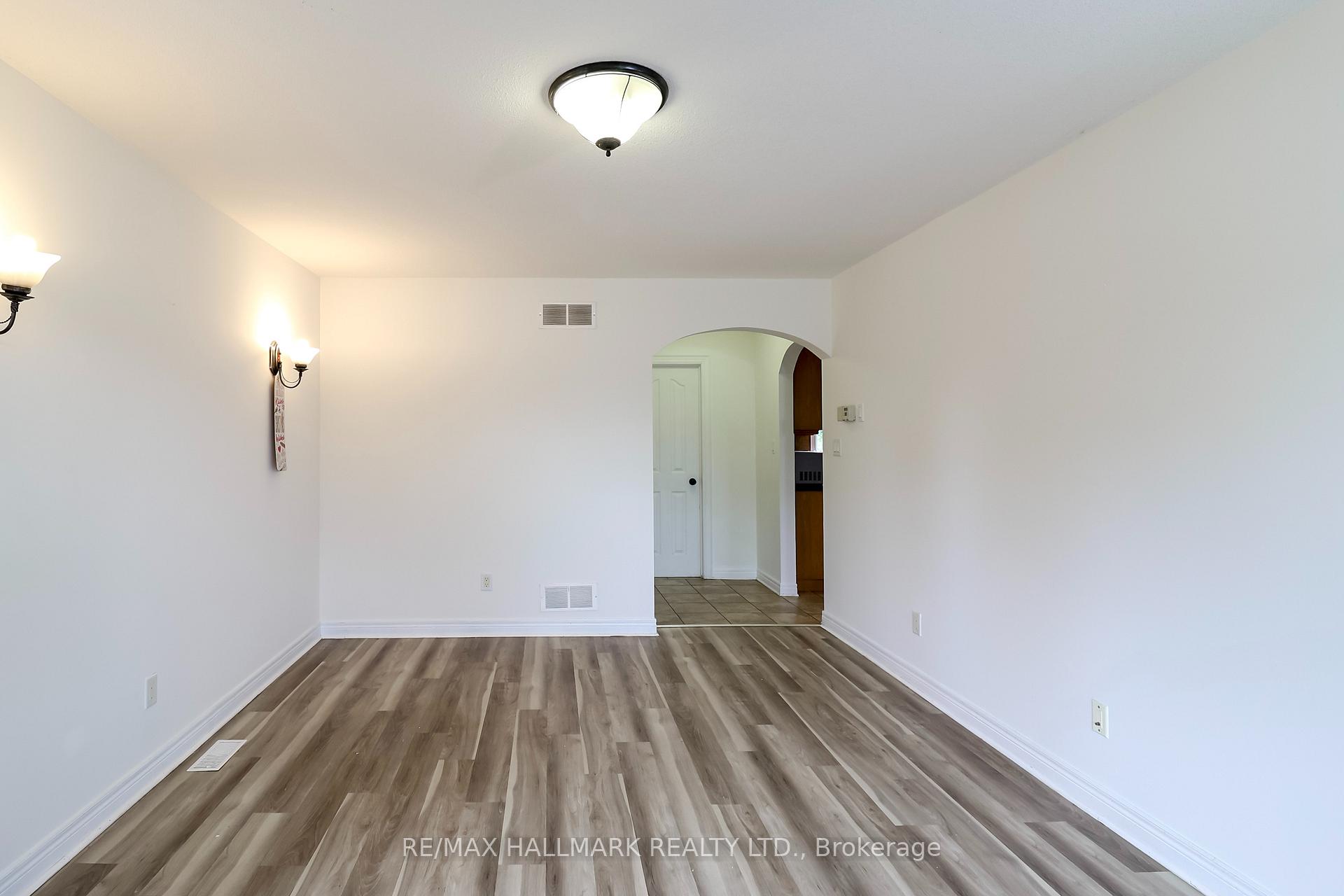 Photo 12 of 138 Colbeck Drive, Welland, Coyle Creek — HOMEH