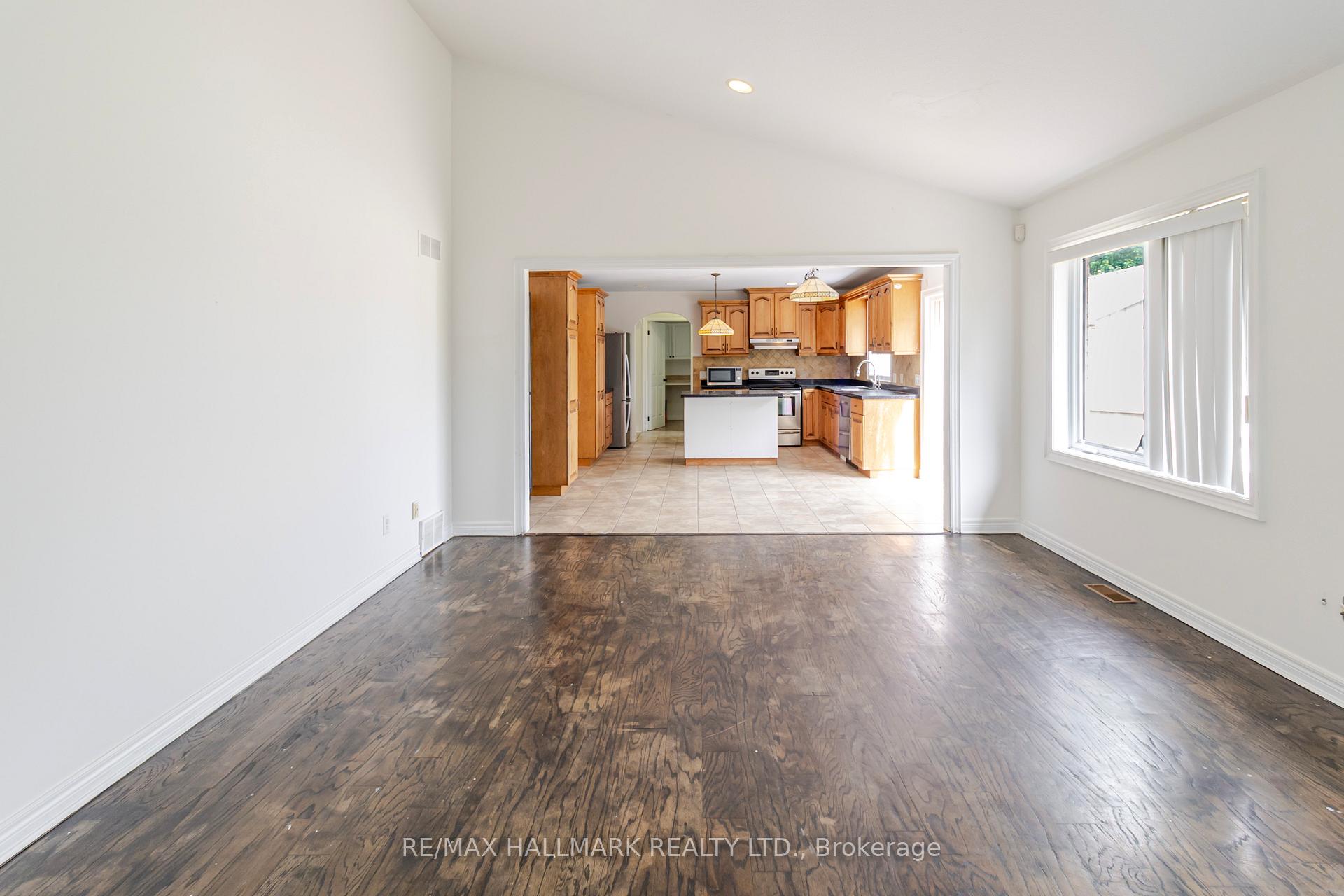 Photo 21 of 138 Colbeck Drive, Welland, Coyle Creek — HOMEH