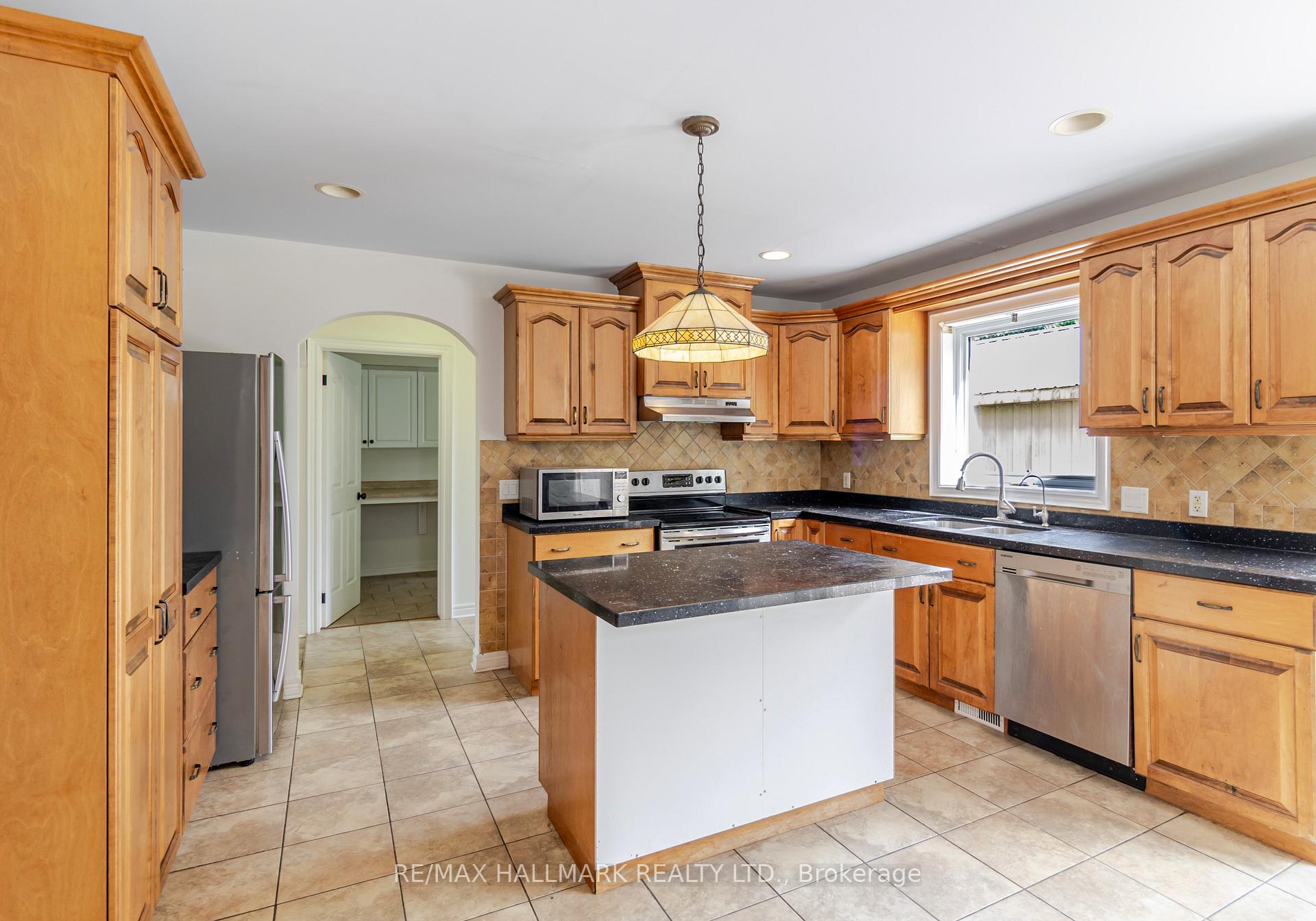 Photo 29 of 138 Colbeck Drive, Welland, Coyle Creek — HOMEH