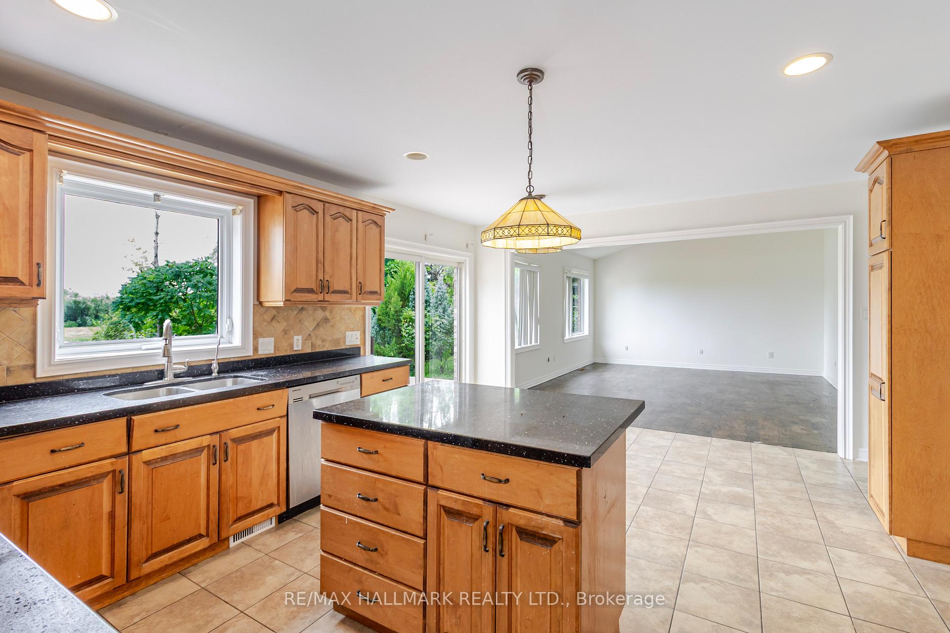Photo 23 of 138 Colbeck Drive, Welland, Coyle Creek — HOMEH