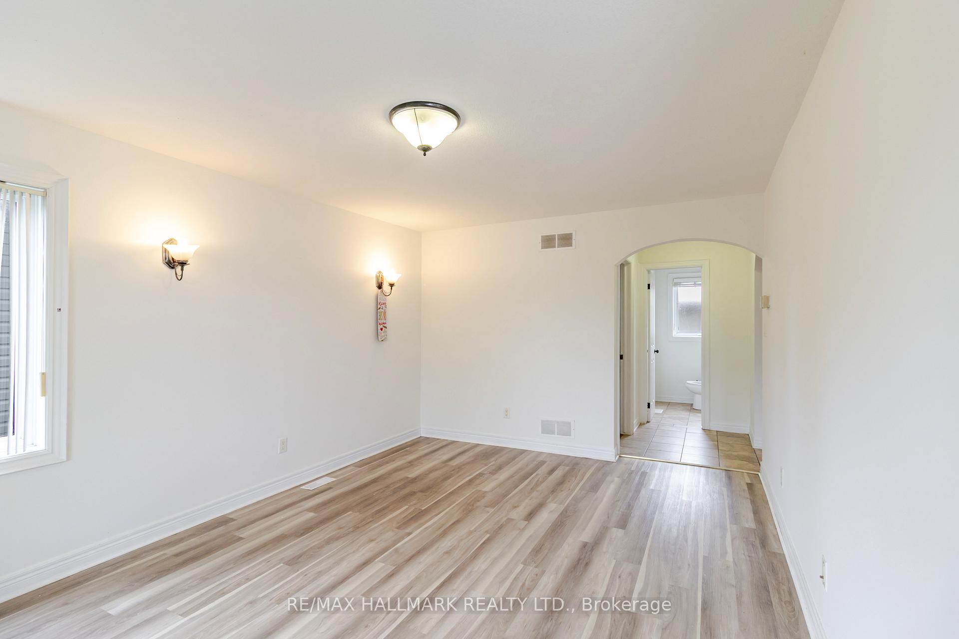 Photo 22 of 138 Colbeck Drive, Welland, Coyle Creek — HOMEH