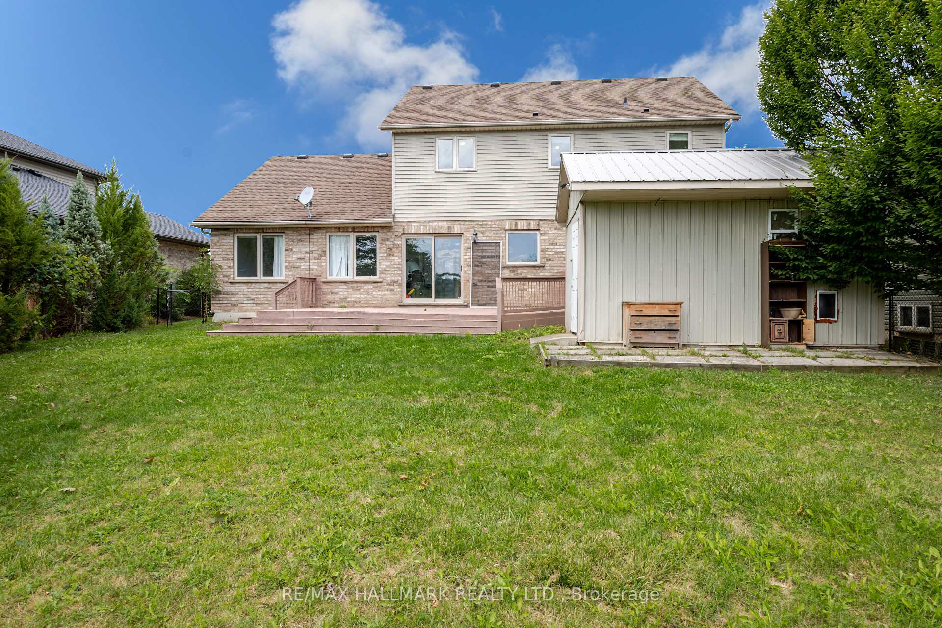 Photo 33 of 138 Colbeck Drive, Welland, Coyle Creek — HOMEH