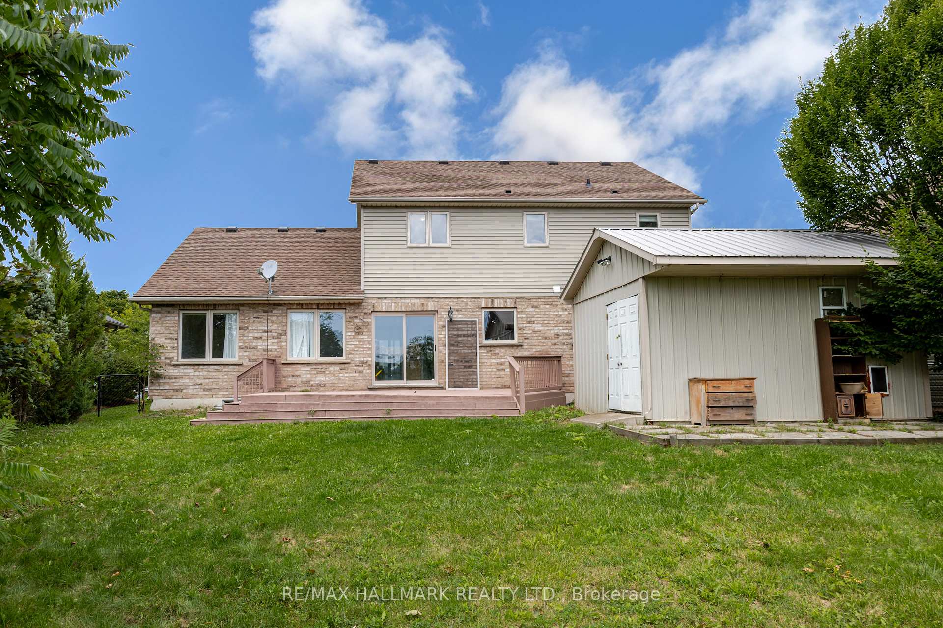 Photo 9 of 138 Colbeck Drive, Welland, Coyle Creek — HOMEH