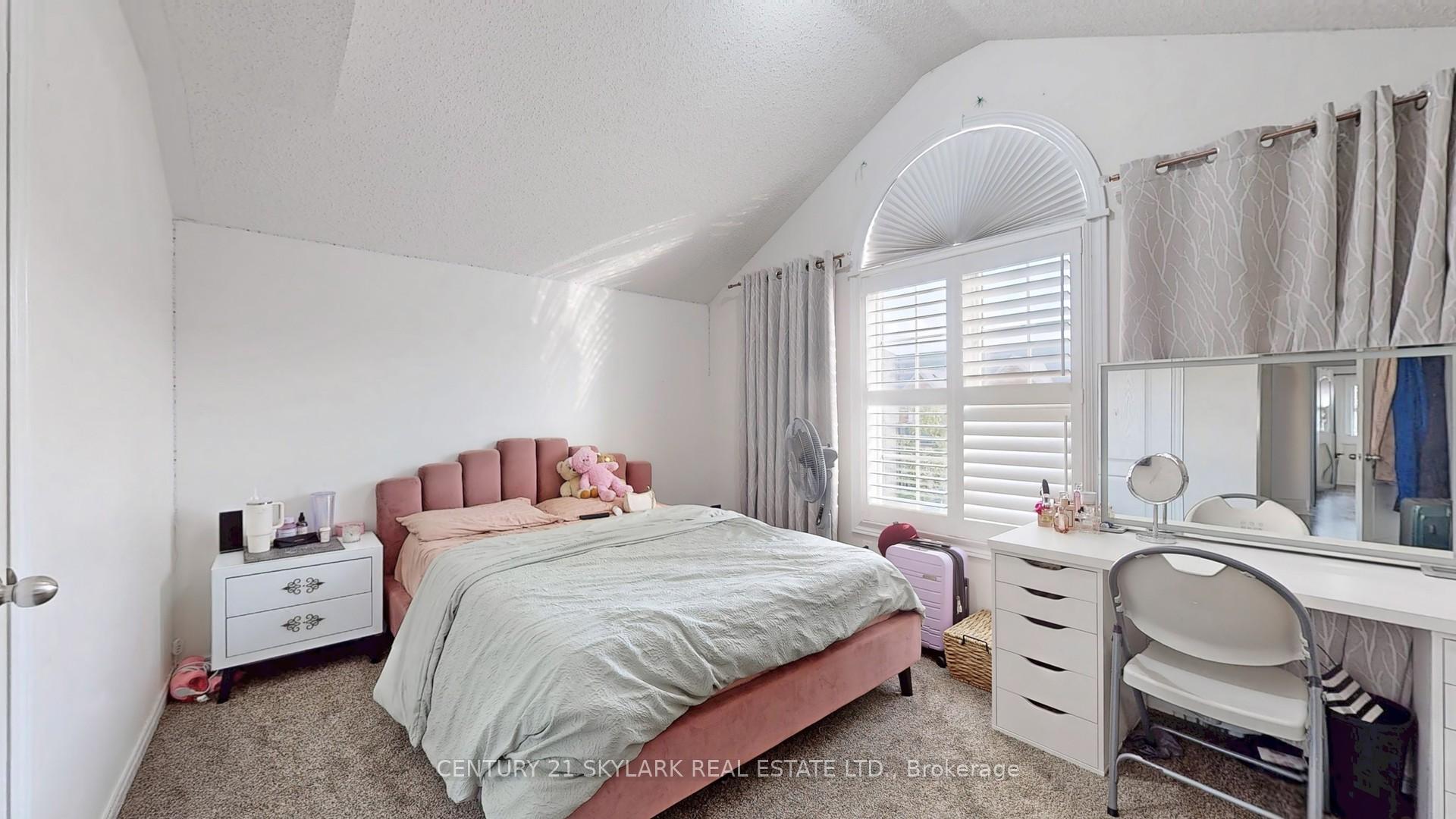 Photo 18 of 88 Zelda Road W, Brampton, Sandringham-Wellington North — HOMEH