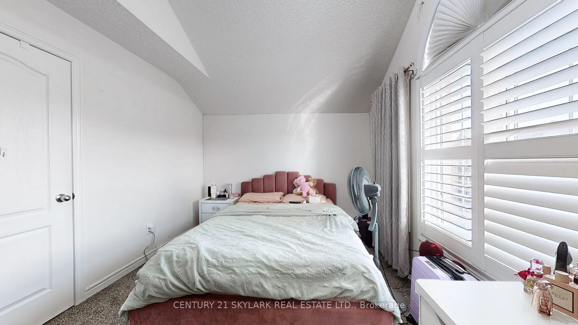 Photo 20 of 88 Zelda Road W, Brampton, Sandringham-Wellington North — HOMEH