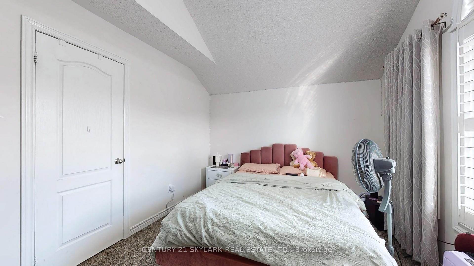 Photo 21 of 88 Zelda Road W, Brampton, Sandringham-Wellington North — HOMEH