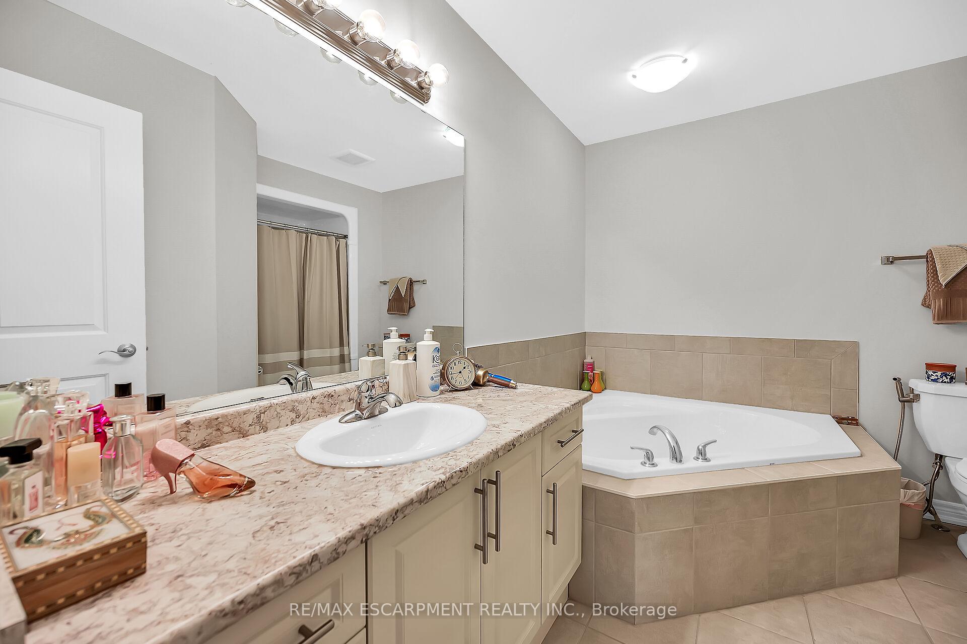 Photo 26 of 55 Rockledge Drive, Hamilton, Hannon — HOMEH