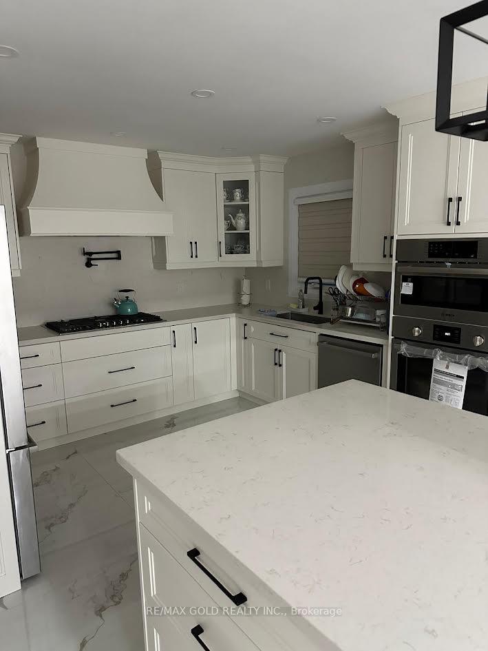 Photo 17 of 245 Consetoga Drive, Brampton, Heart Lake West — HOMEH