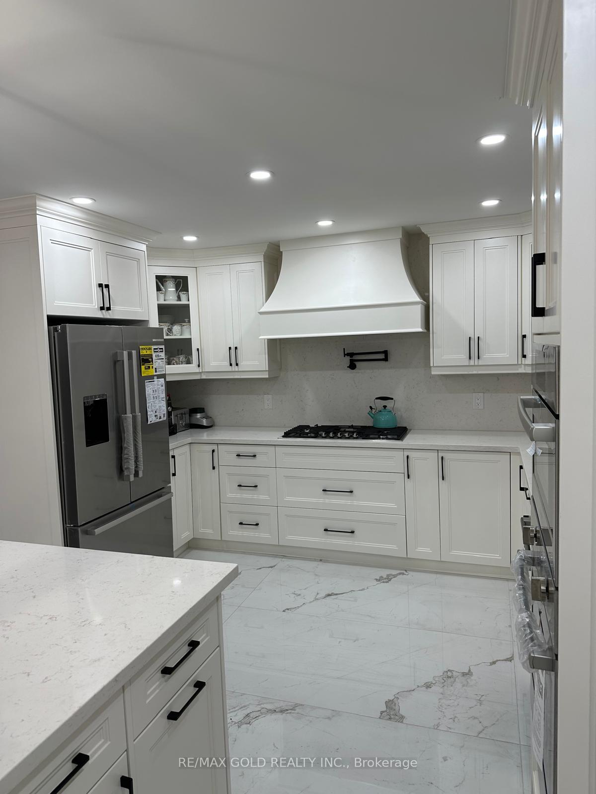 Photo 8 of 245 Consetoga Drive, Brampton, Heart Lake West — HOMEH