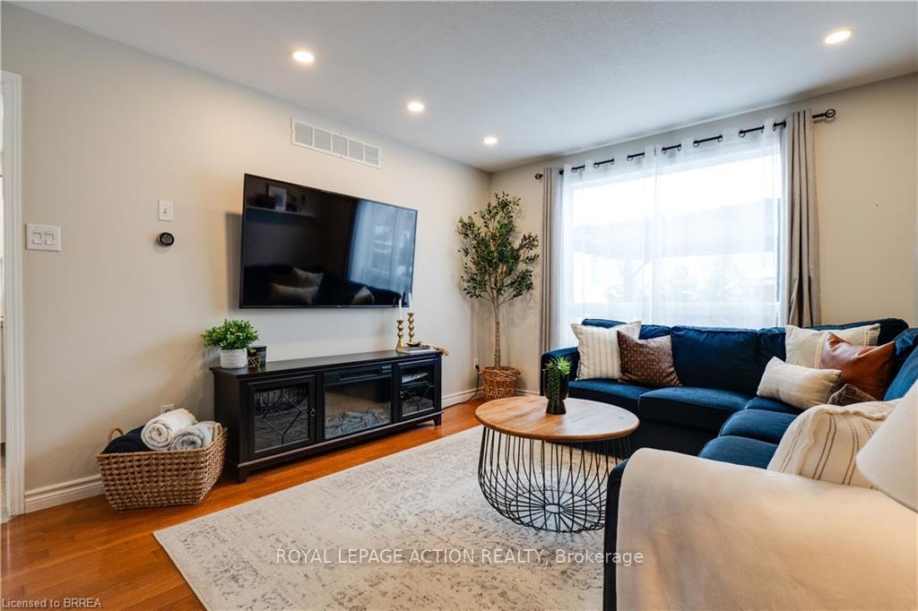 Photo 14 of 564 Grange Road, Guelph, Grange Road — HOMEH