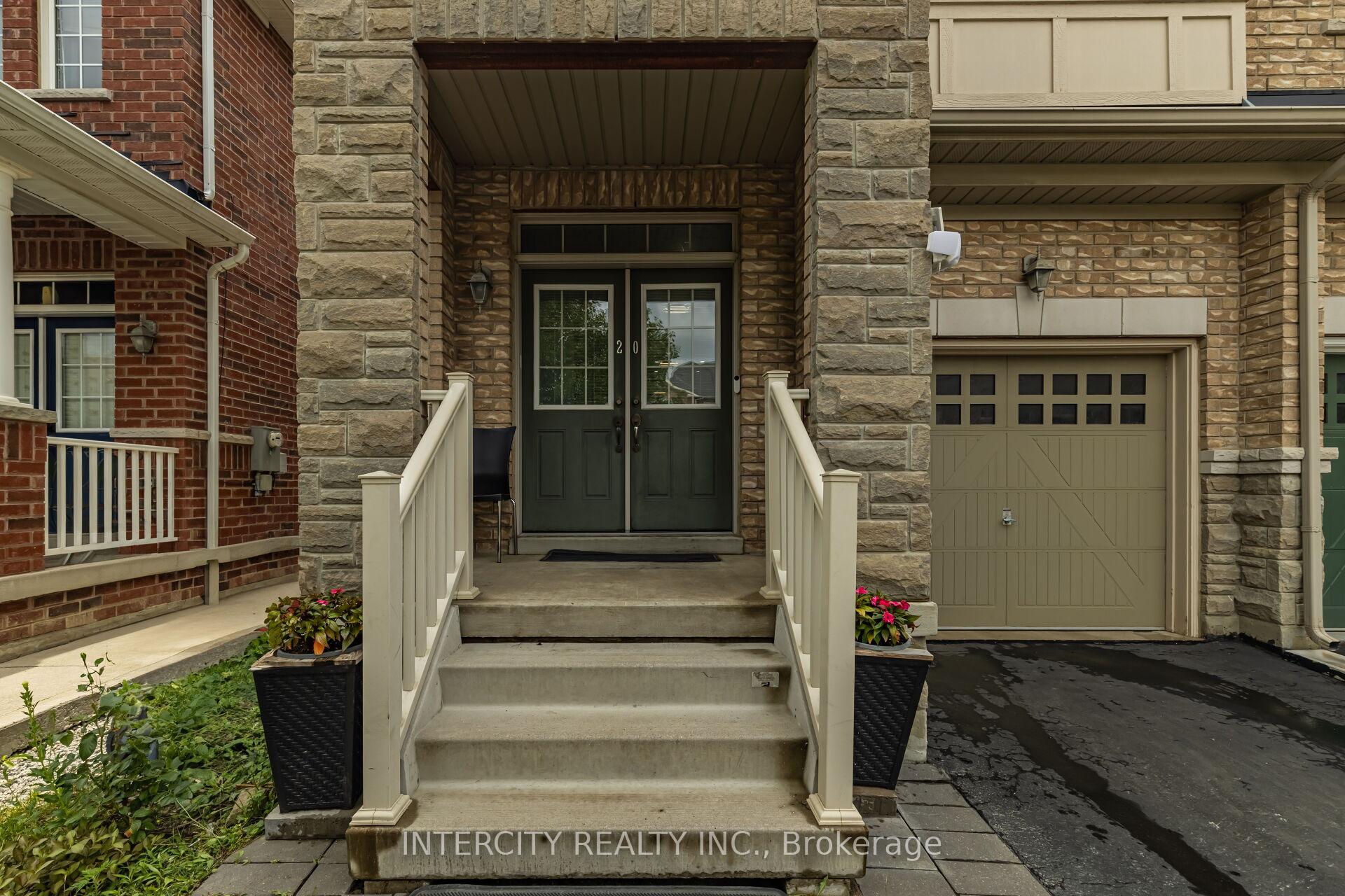 Photo 2 of 20 Vanderpool Crescent, Brampton, Bram East — HOMEH