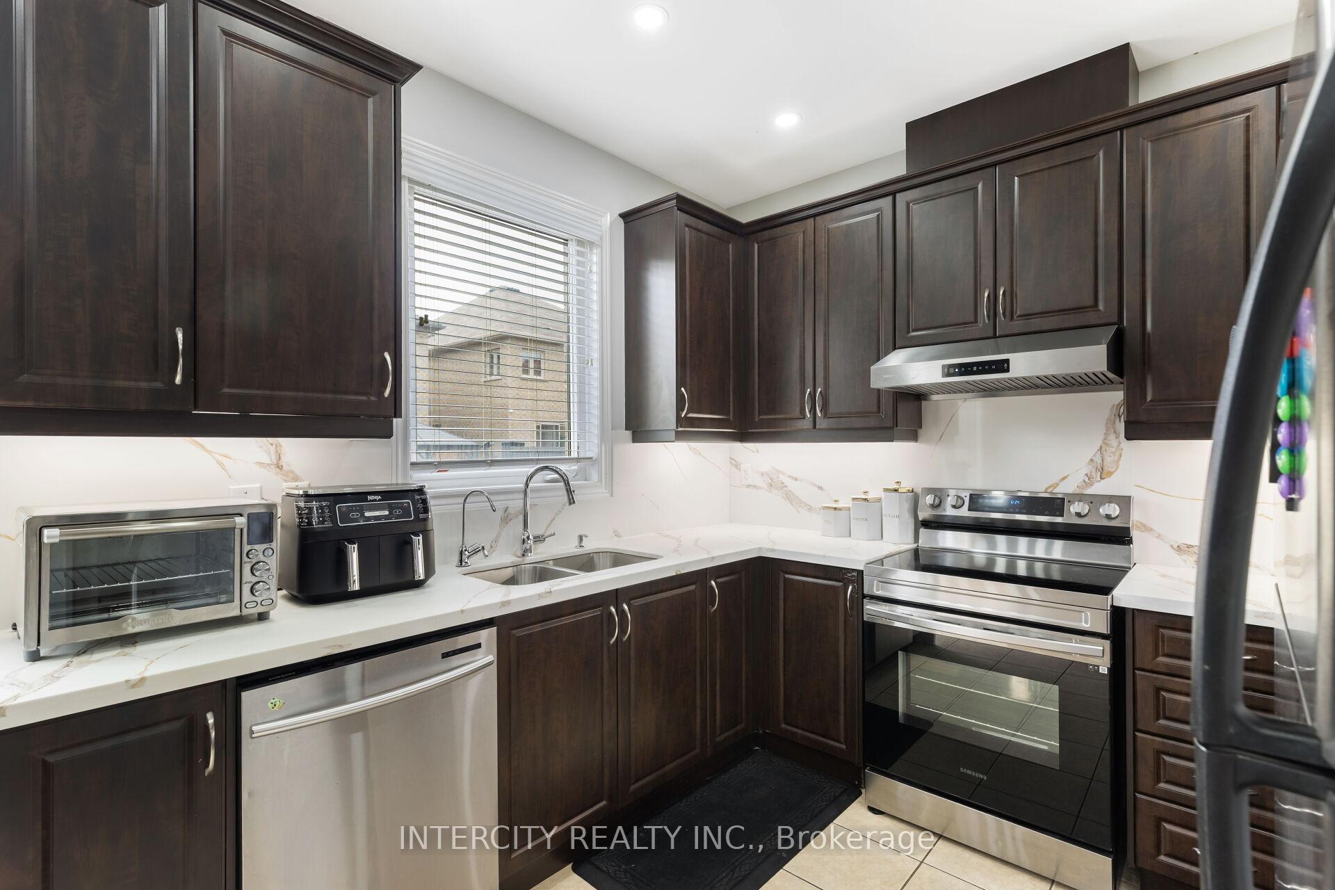 Photo 26 of 20 Vanderpool Crescent, Brampton, Bram East — HOMEH