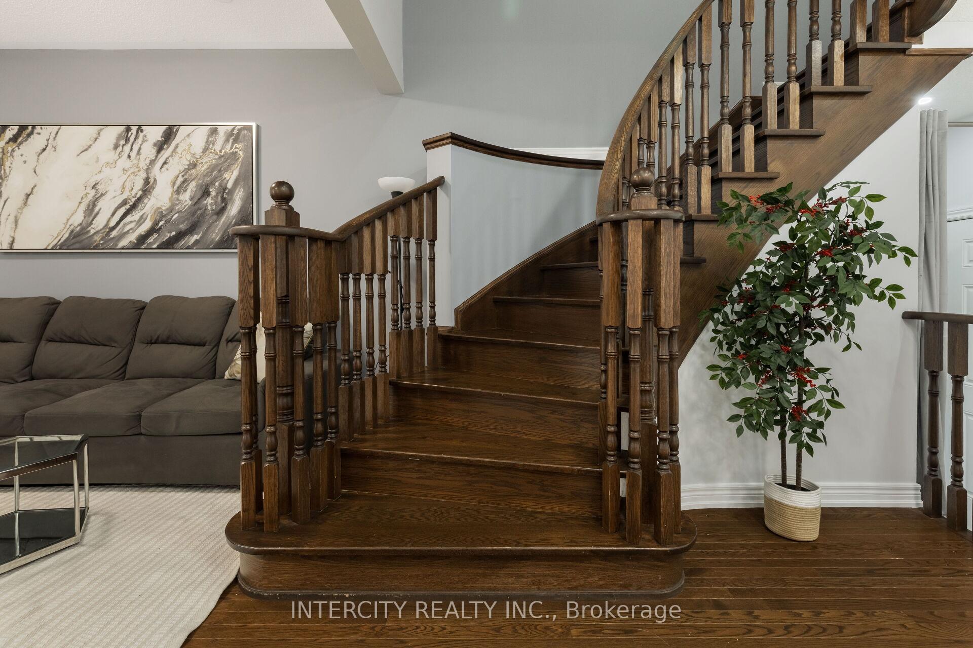 Photo 18 of 20 Vanderpool Crescent, Brampton, Bram East — HOMEH