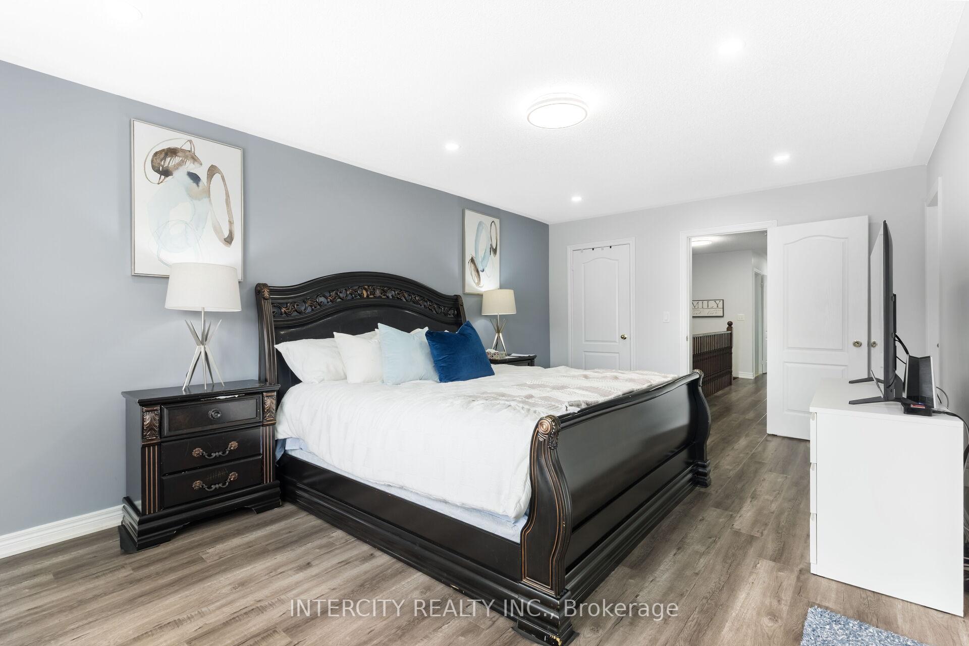 Photo 6 of 20 Vanderpool Crescent, Brampton, Bram East — HOMEH