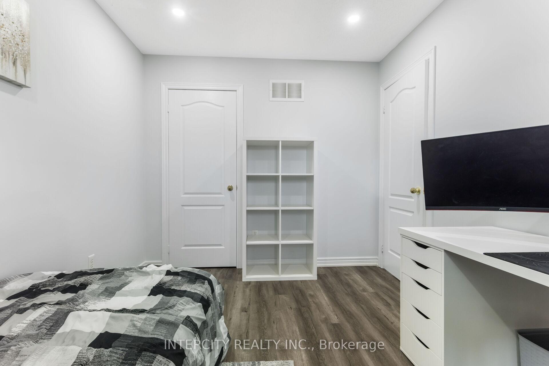 Photo 27 of 20 Vanderpool Crescent, Brampton, Bram East — HOMEH