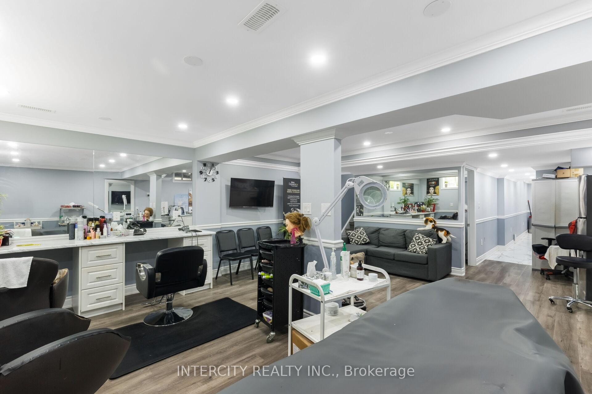 Photo 42 of 20 Vanderpool Crescent, Brampton, Bram East — HOMEH
