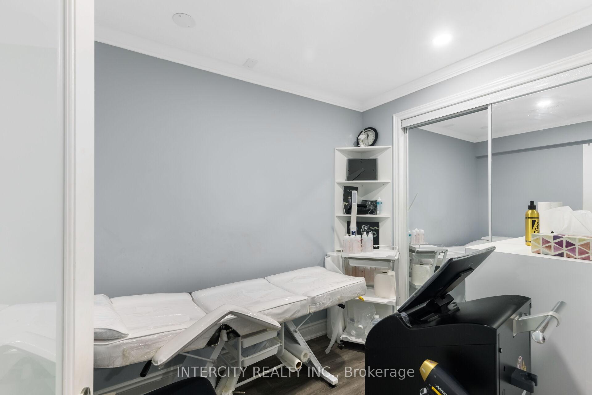 Photo 40 of 20 Vanderpool Crescent, Brampton, Bram East — HOMEH