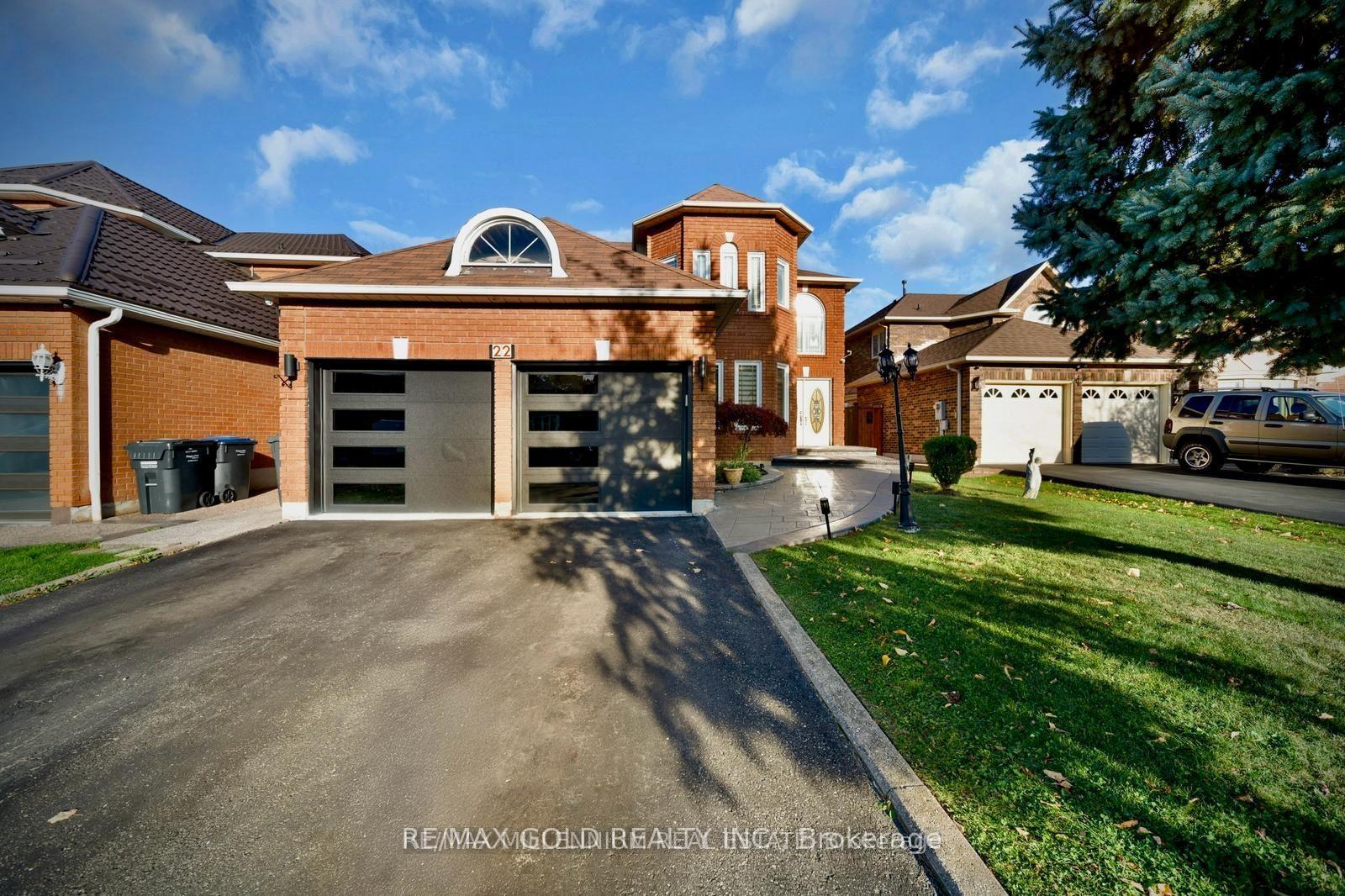 Photo 3 of 22 Blackwell Place, Brampton, Fletcher's Creek South — HOMEH