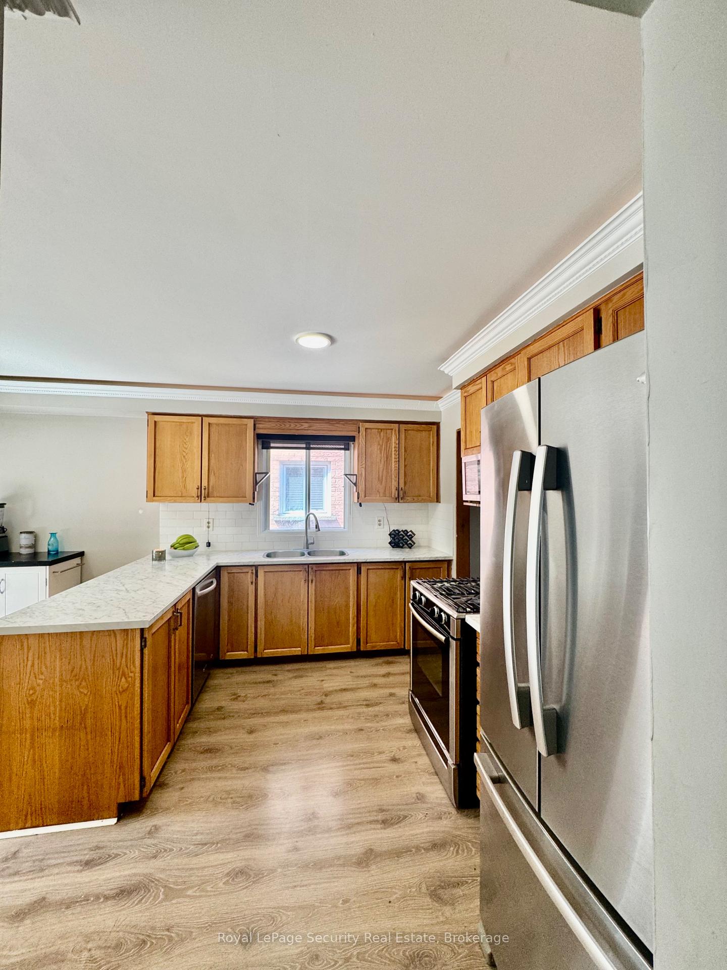 Photo 16 of 42 Gardiner Drive, Ajax, Central — HOMEH