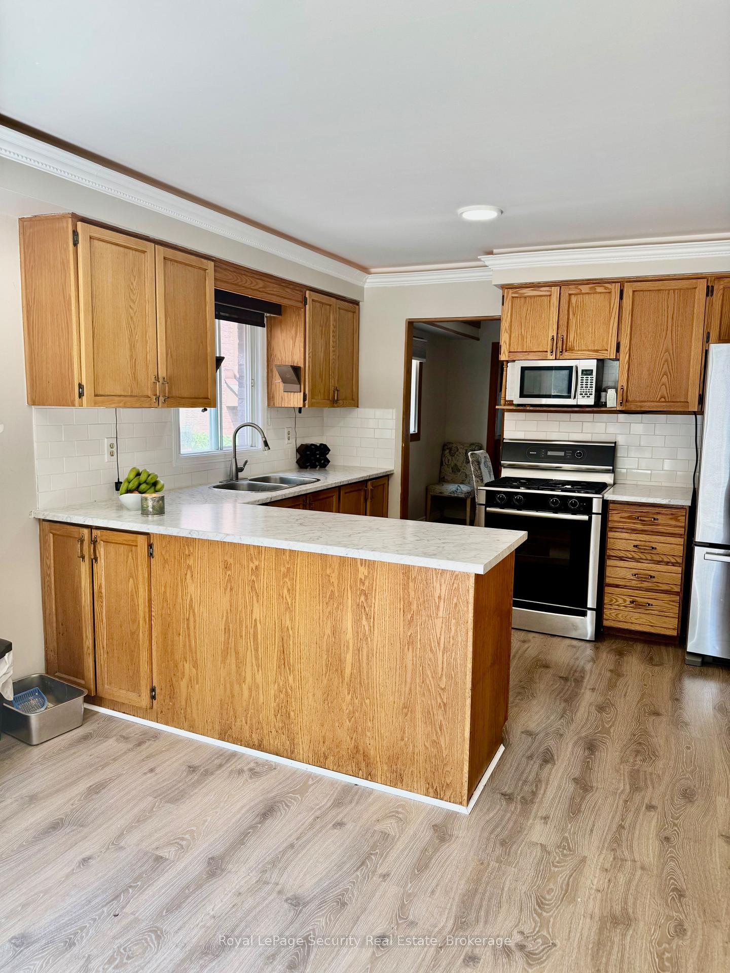 Photo 23 of 42 Gardiner Drive, Ajax, Central — HOMEH