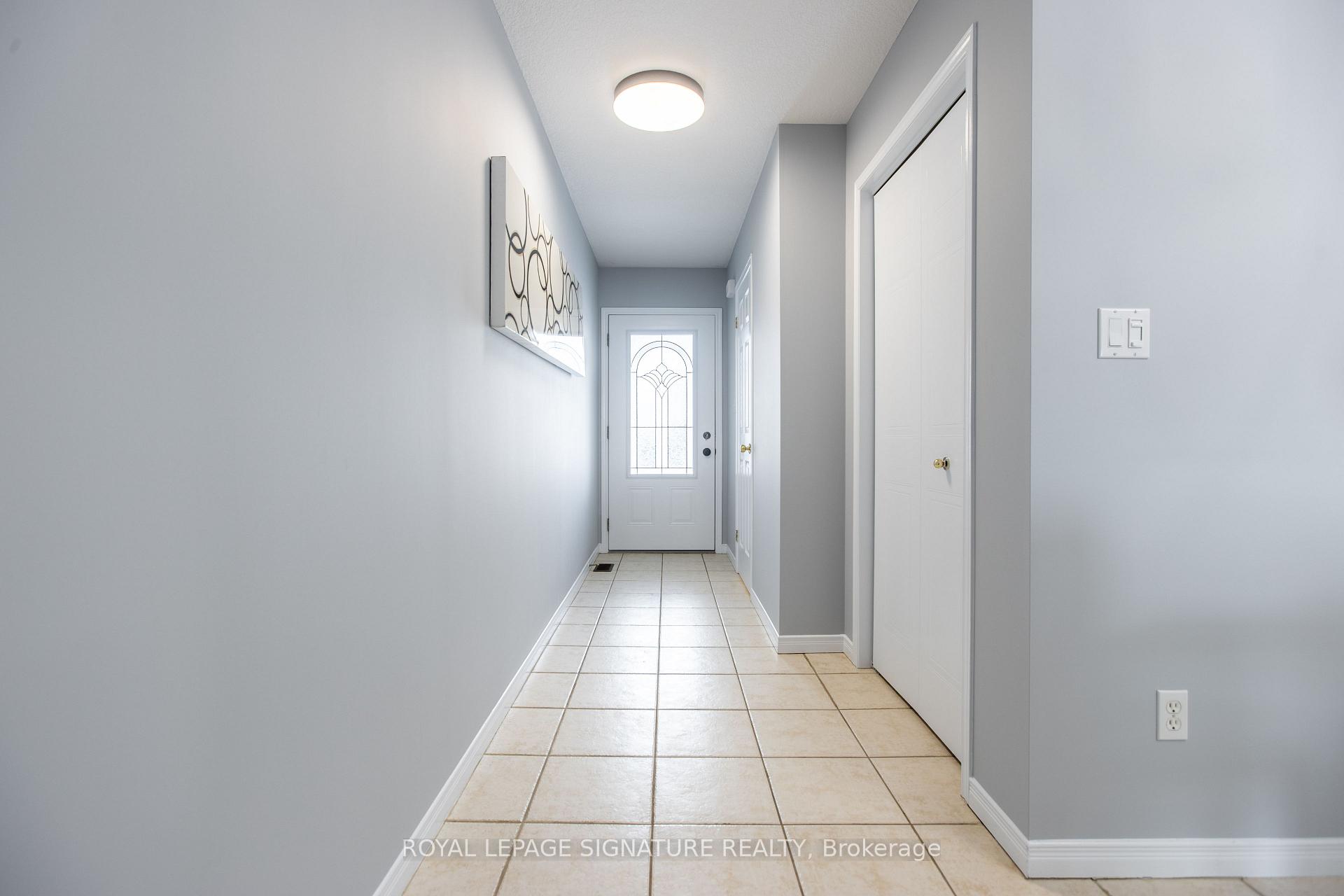 Photo 4 of 32 Hasler Crescent, Guelph, Pineridge/Westminster Woods — HOMEH