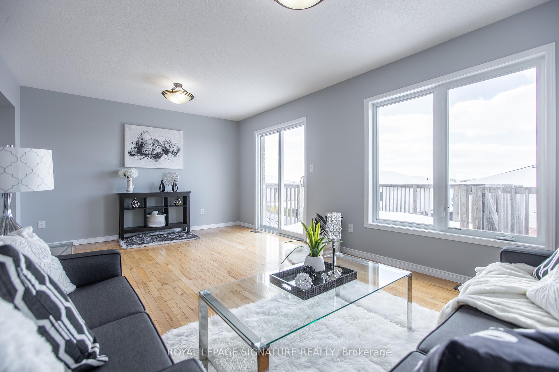 Photo 18 of 32 Hasler Crescent, Guelph, Pineridge/Westminster Woods — HOMEH