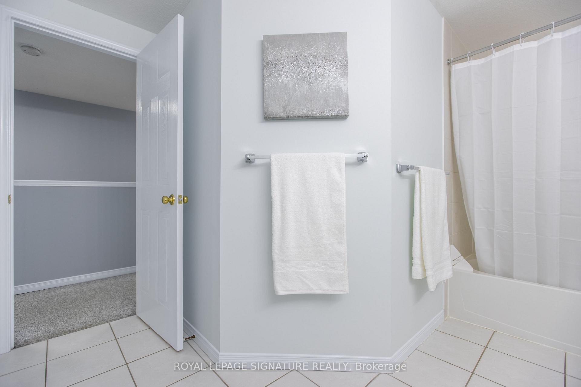Photo 29 of 32 Hasler Crescent, Guelph, Pineridge/Westminster Woods — HOMEH