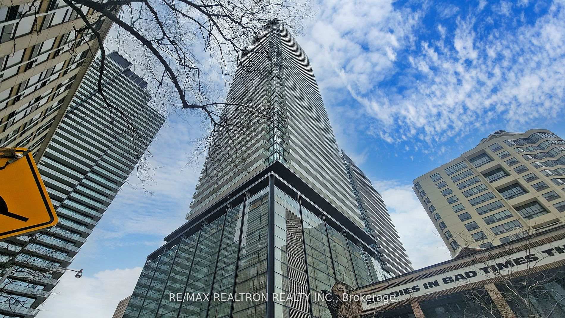Front of Unit 4009, 501 Yonge Street