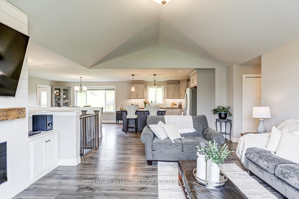 Photo 6 of 138 Hiddenvalley Drive, Belleville, Belleville Ward — HOMEH
