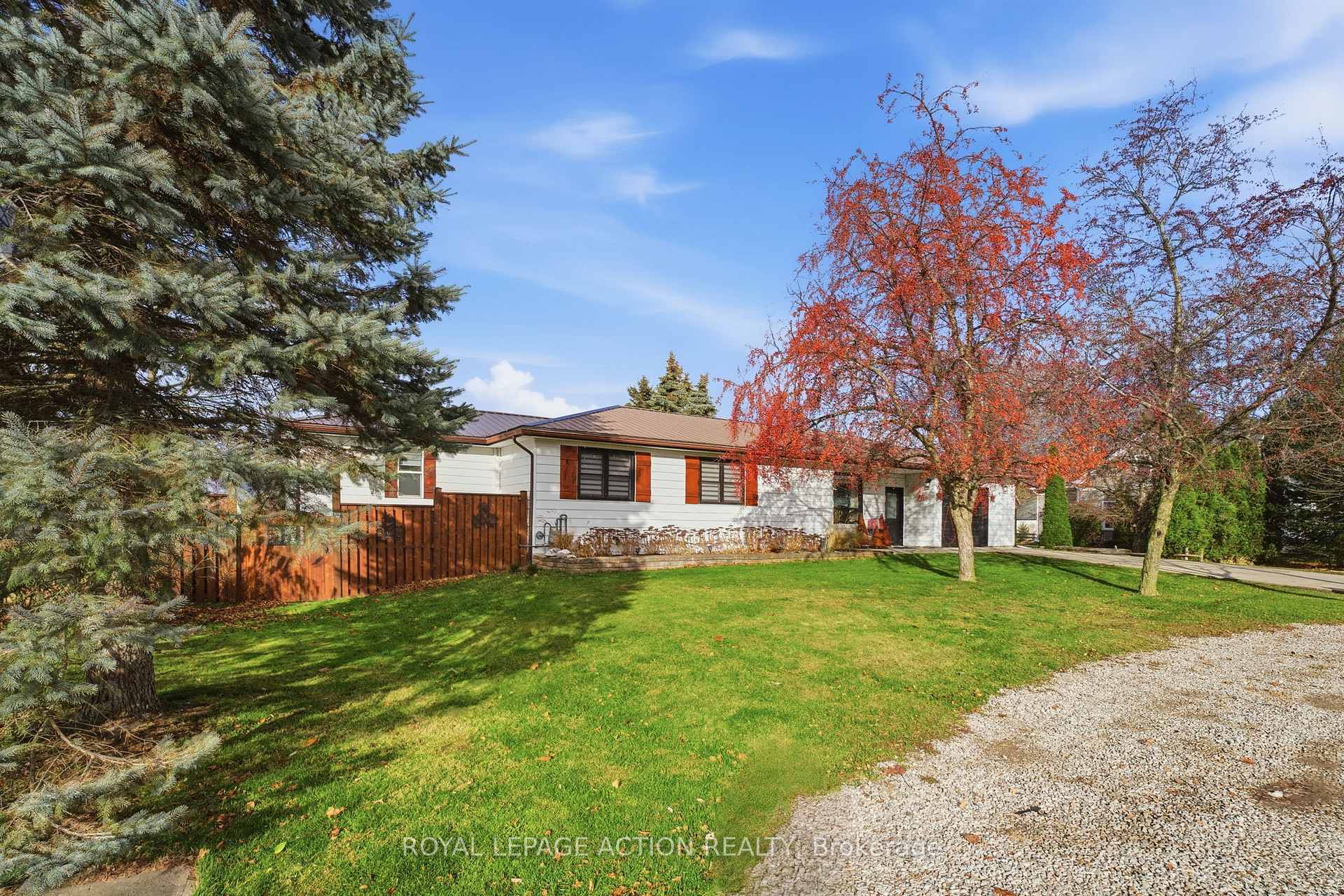 Photo 2 of 33 Dufferin Street, Brant, Burford — HOMEH