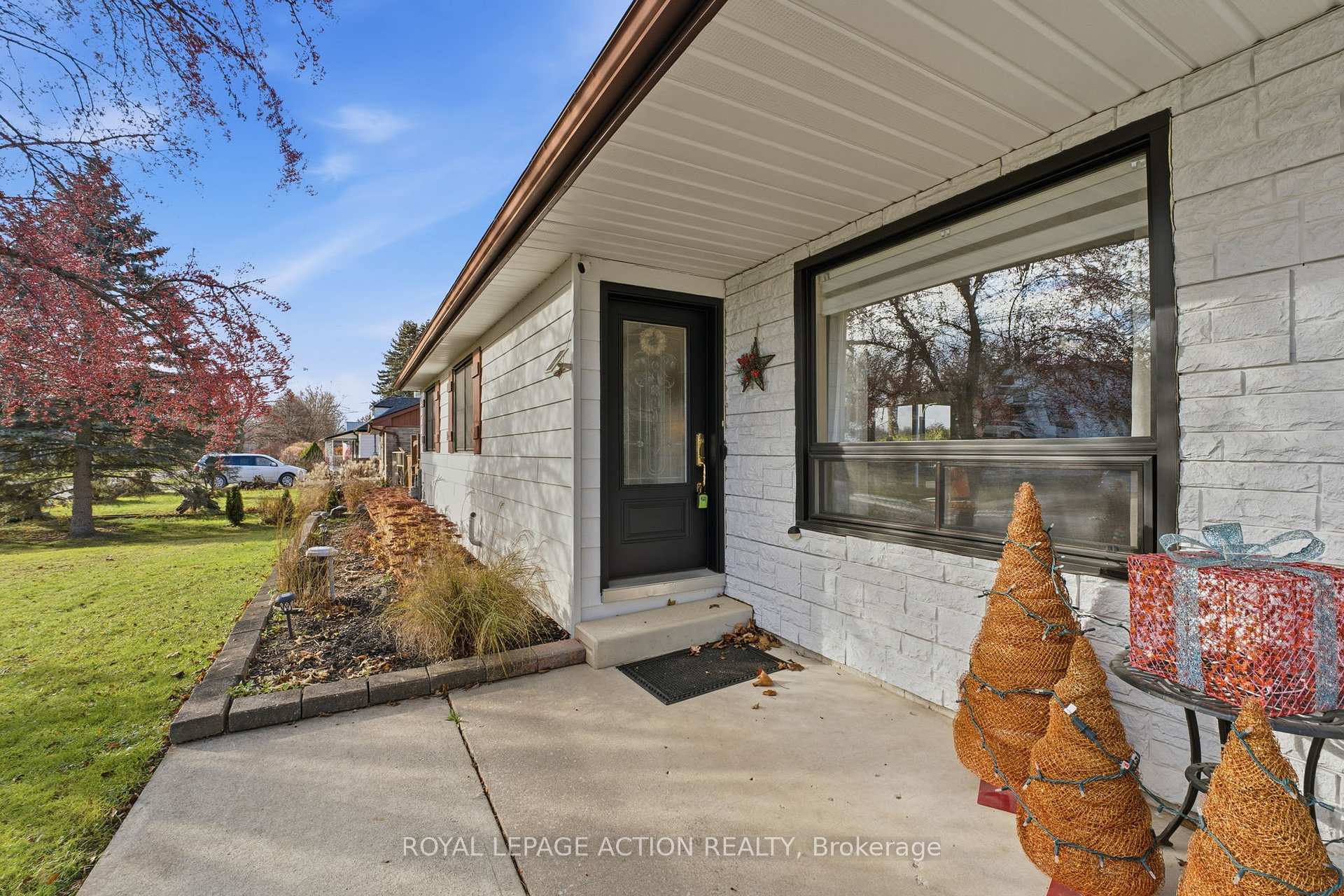 Photo 3 of 33 Dufferin Street, Brant, Burford — HOMEH