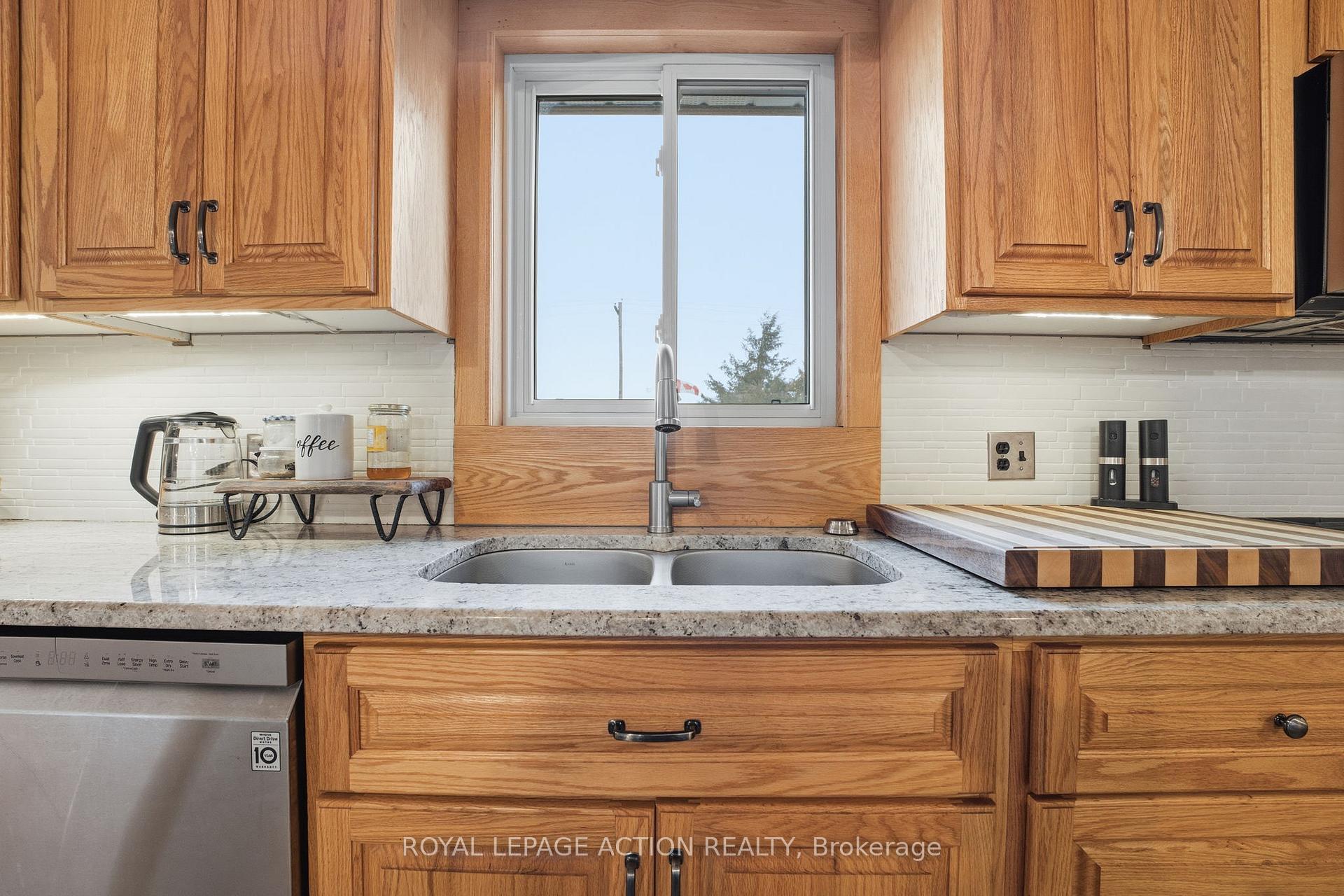 Photo 20 of 33 Dufferin Street, Brant, Burford — HOMEH