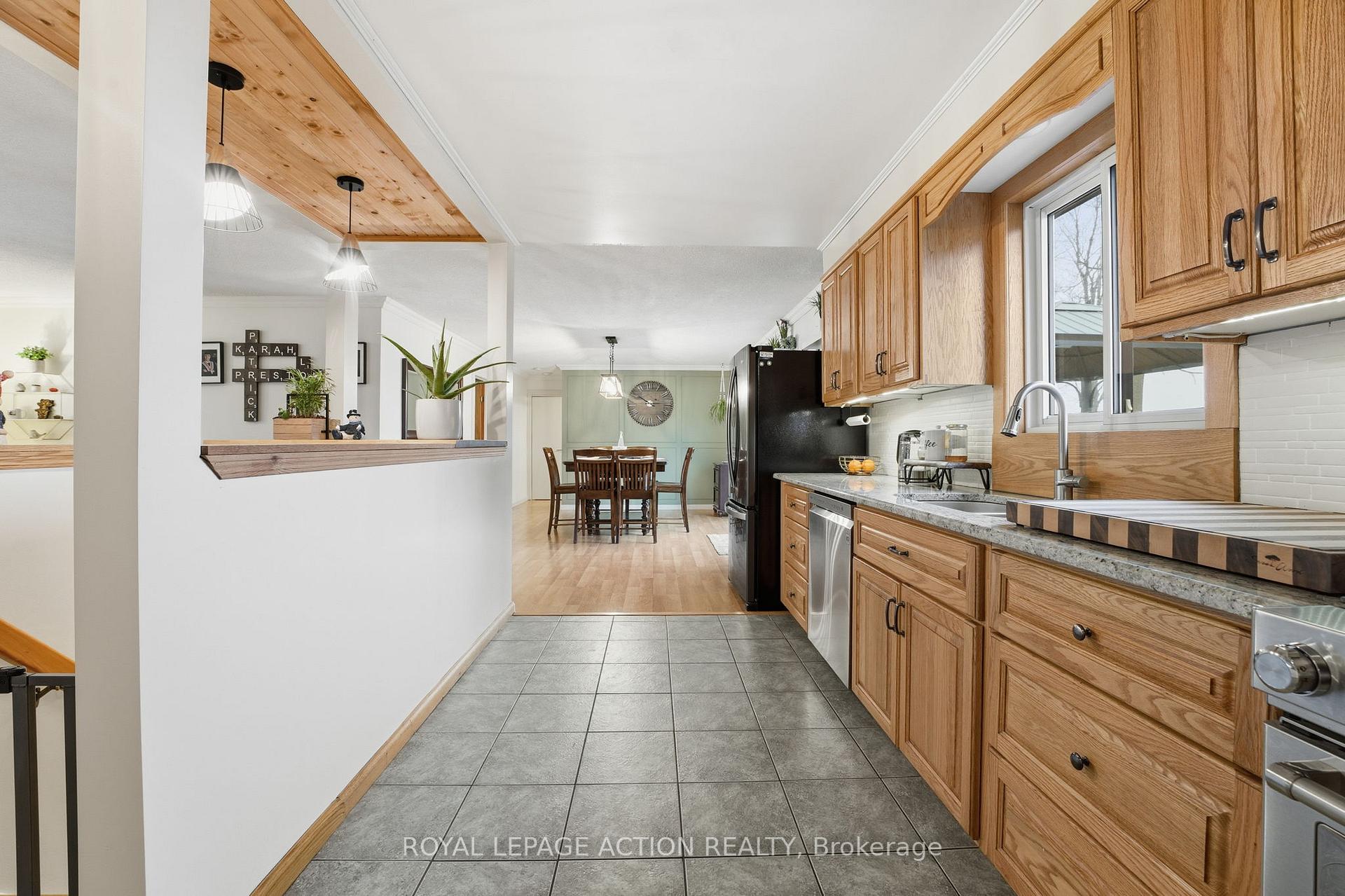 Photo 13 of 33 Dufferin Street, Brant, Burford — HOMEH