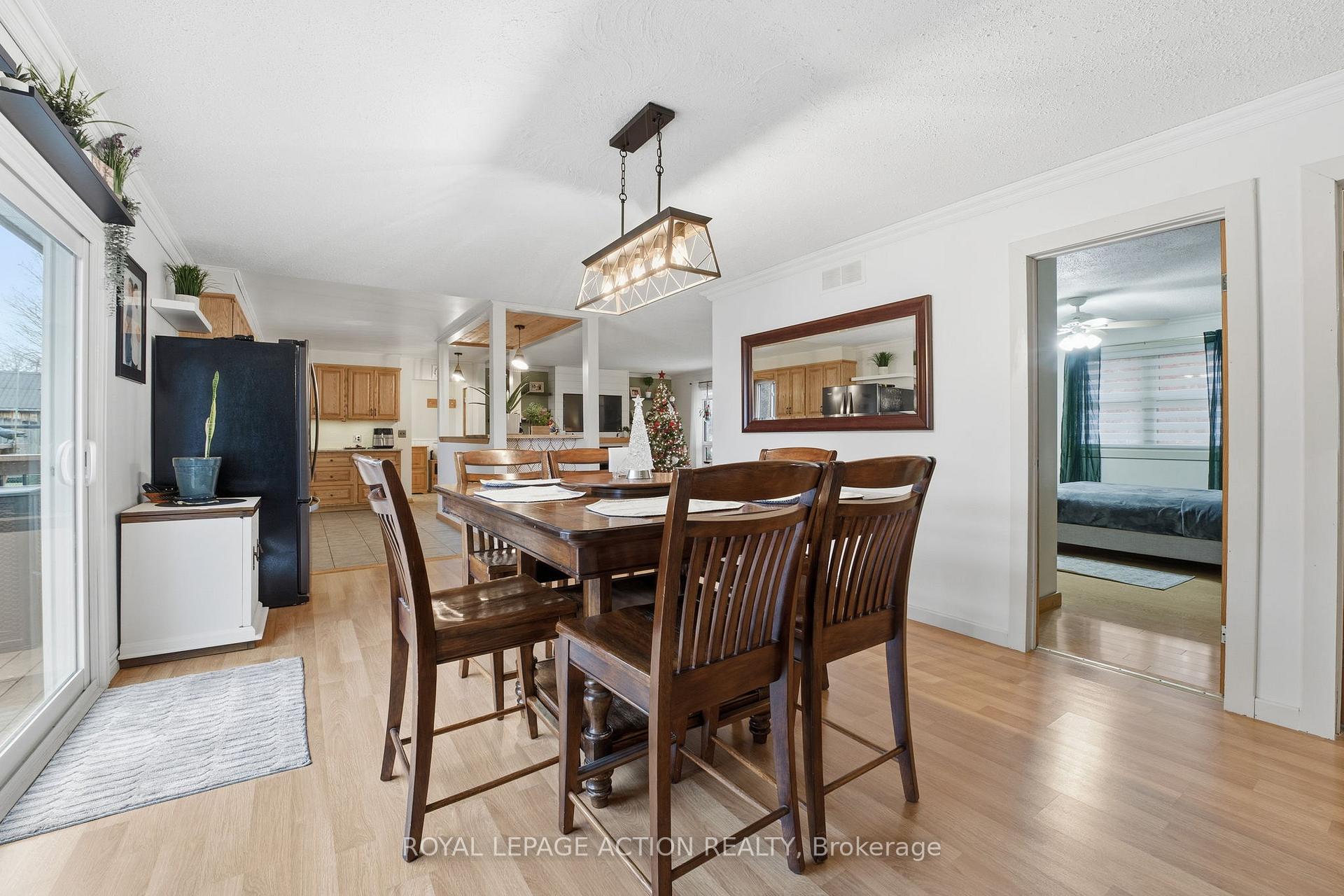 Photo 33 of 33 Dufferin Street, Brant, Burford — HOMEH