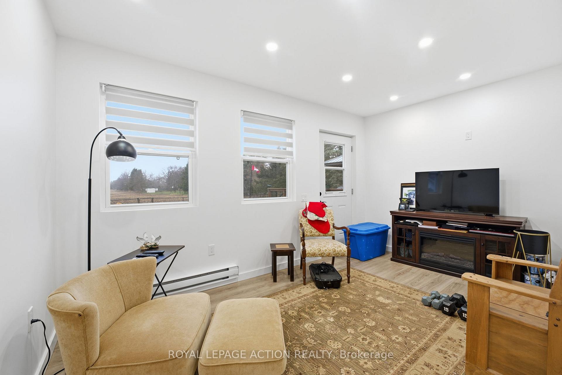 Photo 9 of 33 Dufferin Street, Brant, Burford — HOMEH