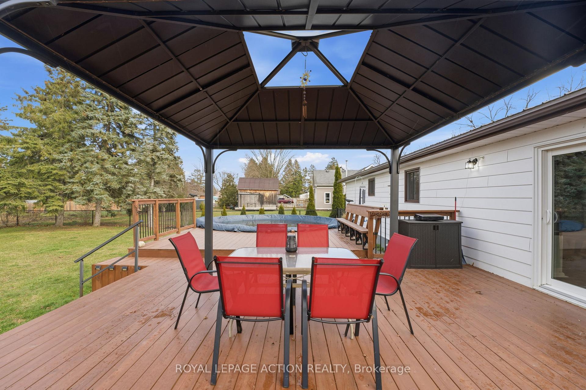 Photo 24 of 33 Dufferin Street, Brant, Burford — HOMEH