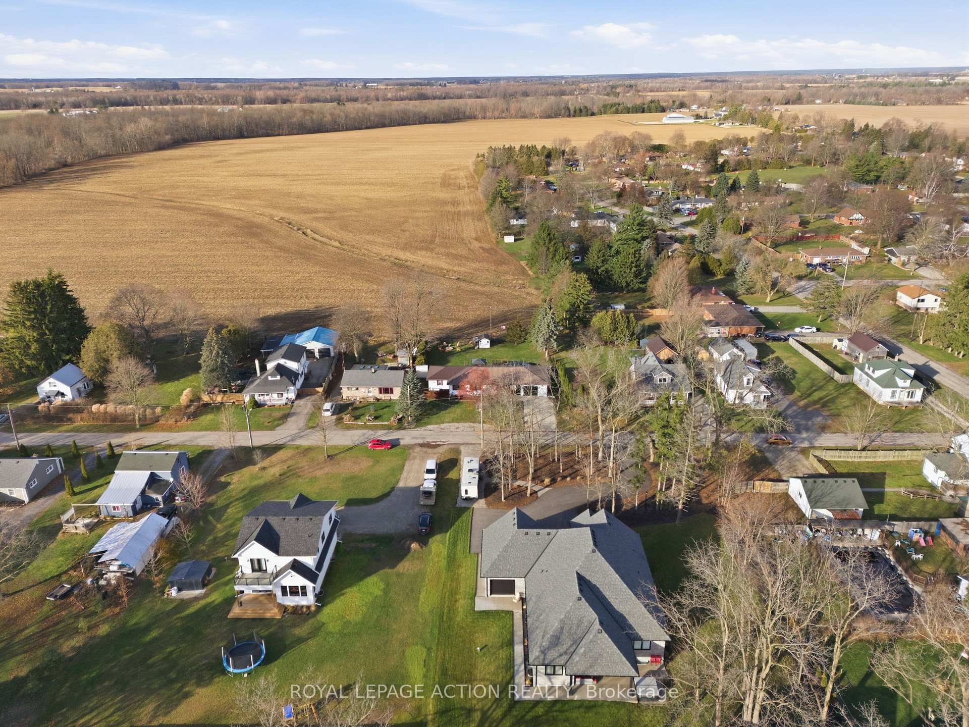 Photo 43 of 33 Dufferin Street, Brant, Burford — HOMEH