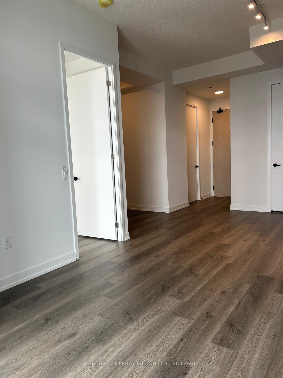 Photo 4 of Unit 5310, 195 Commerce Street, Vaughan, Vaughan Corporate Centre — HOMEH